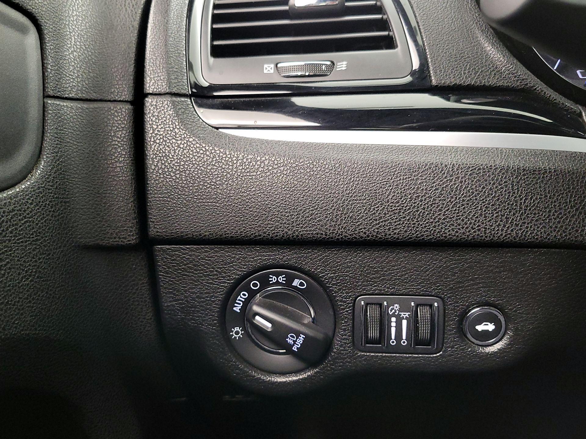 Thumbnail: 2023 Chrysler 300 - 13