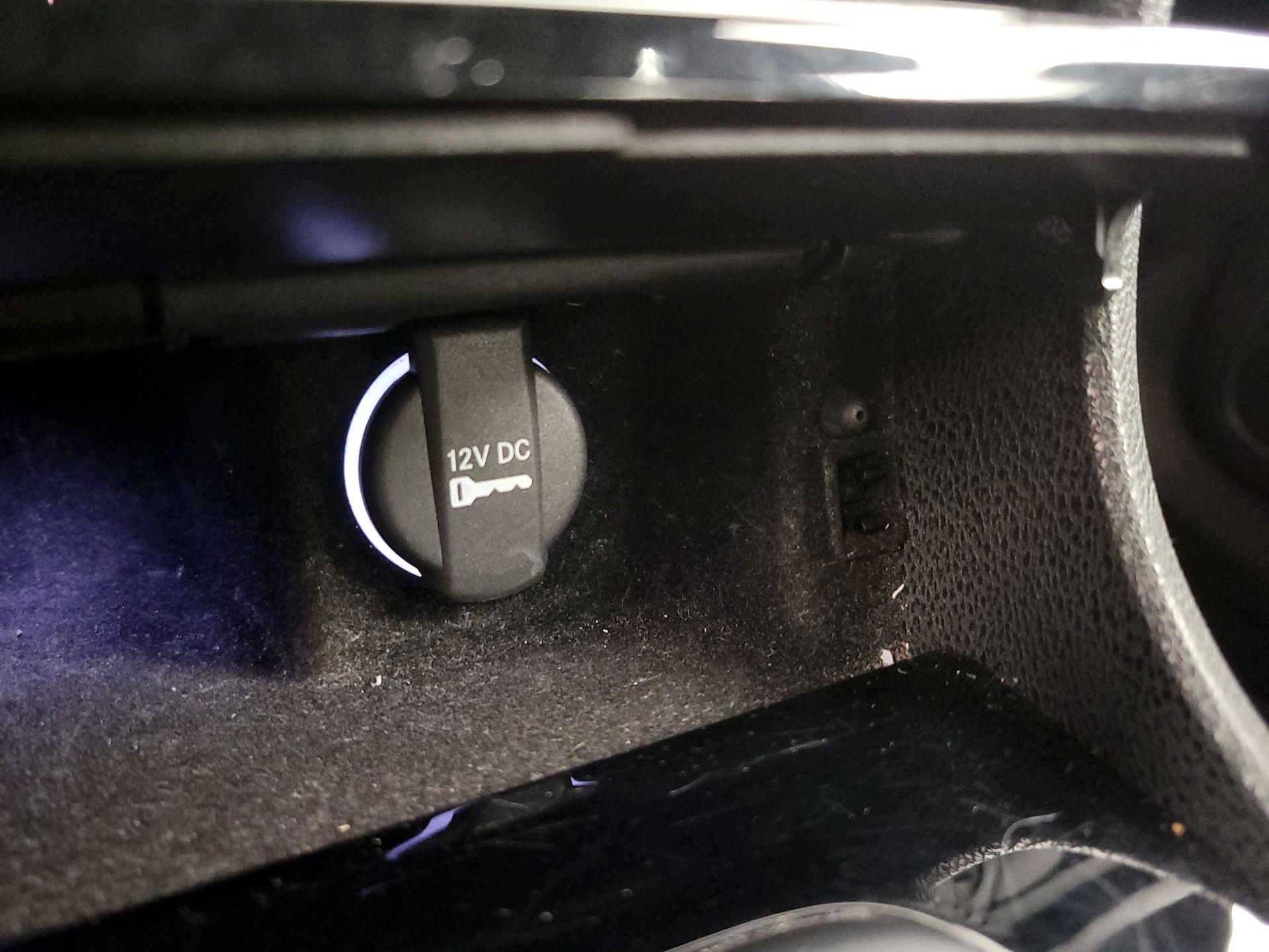 Thumbnail: 2023 Chrysler 300 - 19