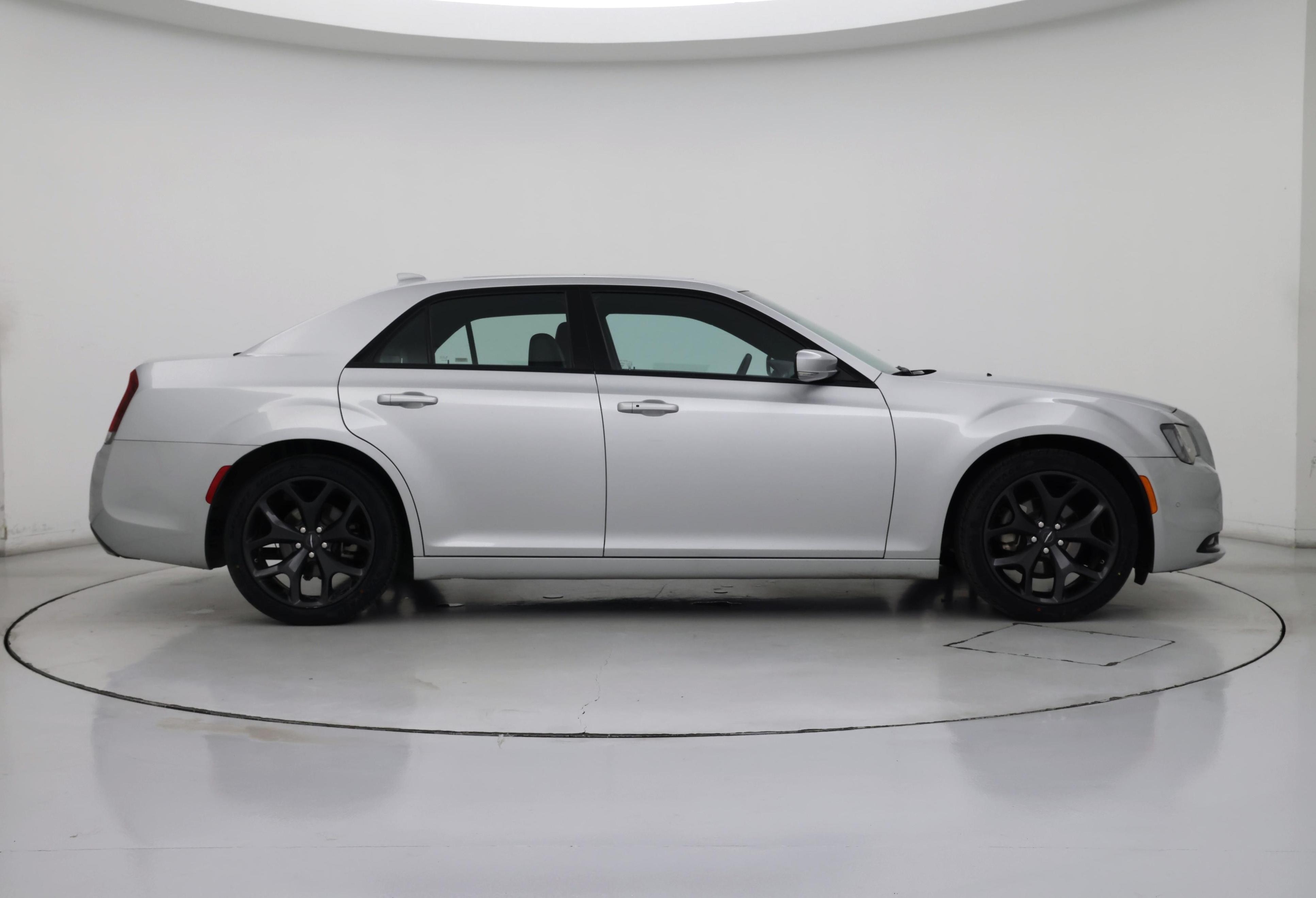 Thumbnail: 2023 Chrysler 300 - 7