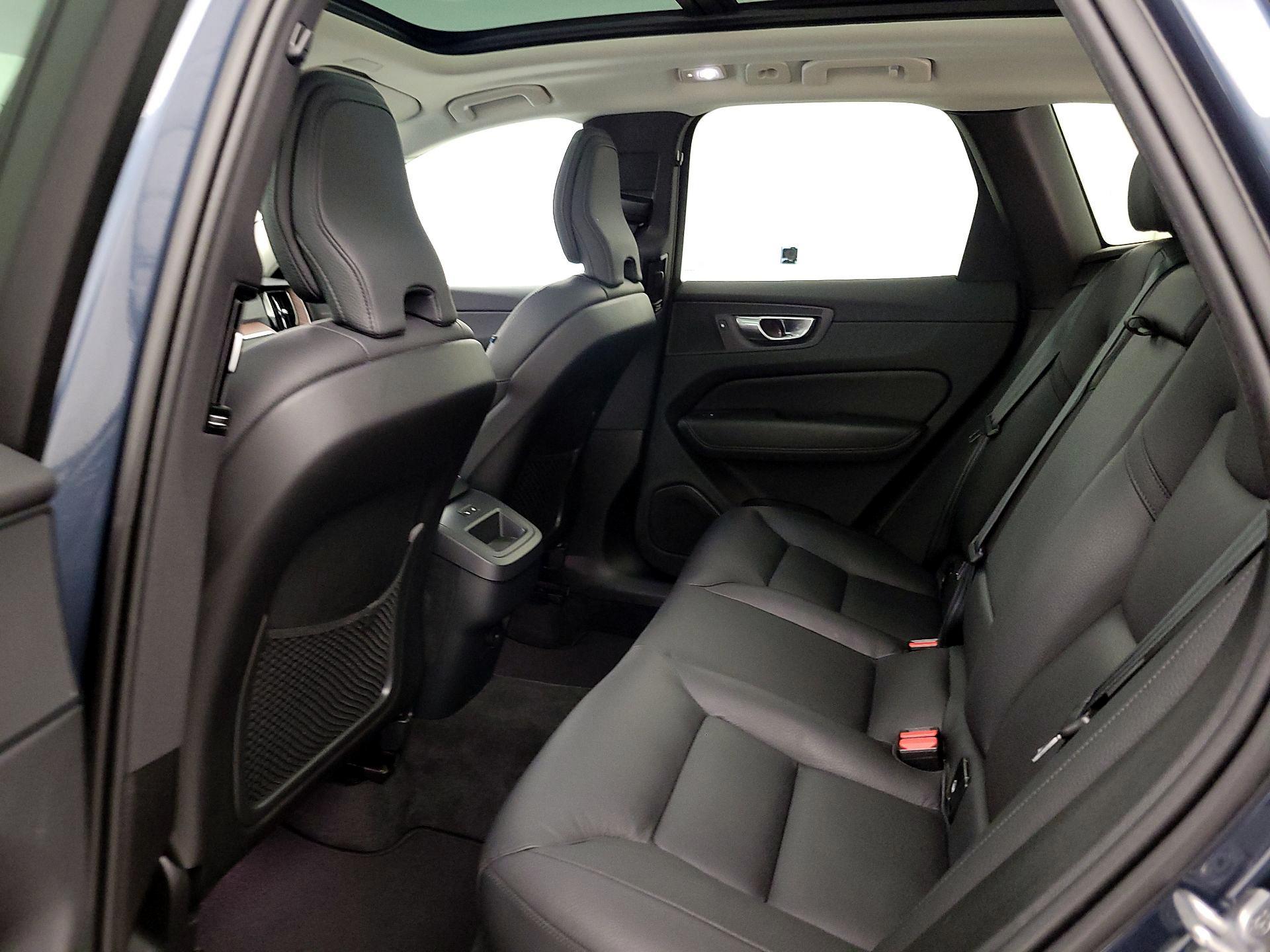 Thumbnail: 2024 Volvo XC60 - 20