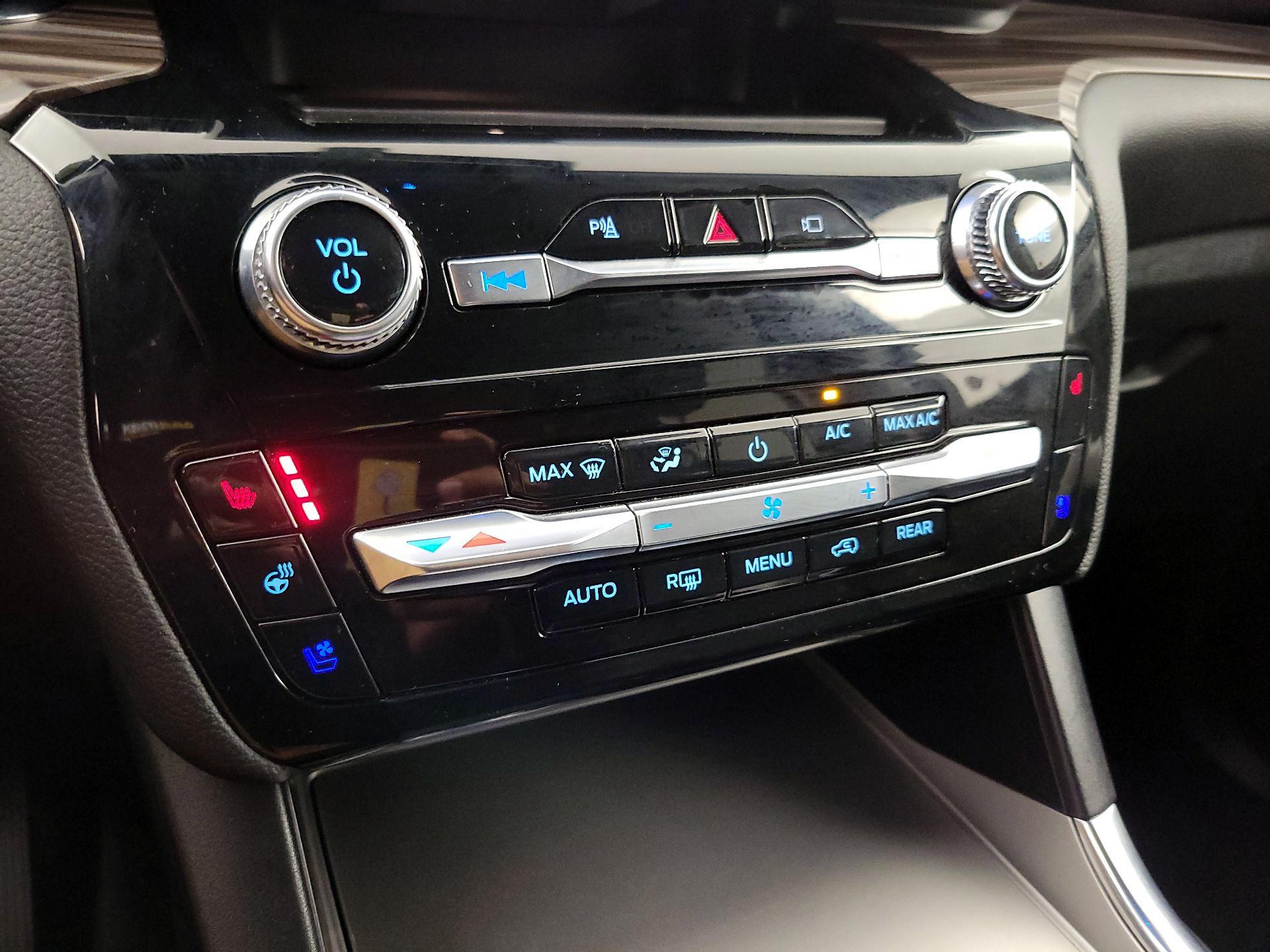 Thumbnail: 2023 Ford Explorer - 17