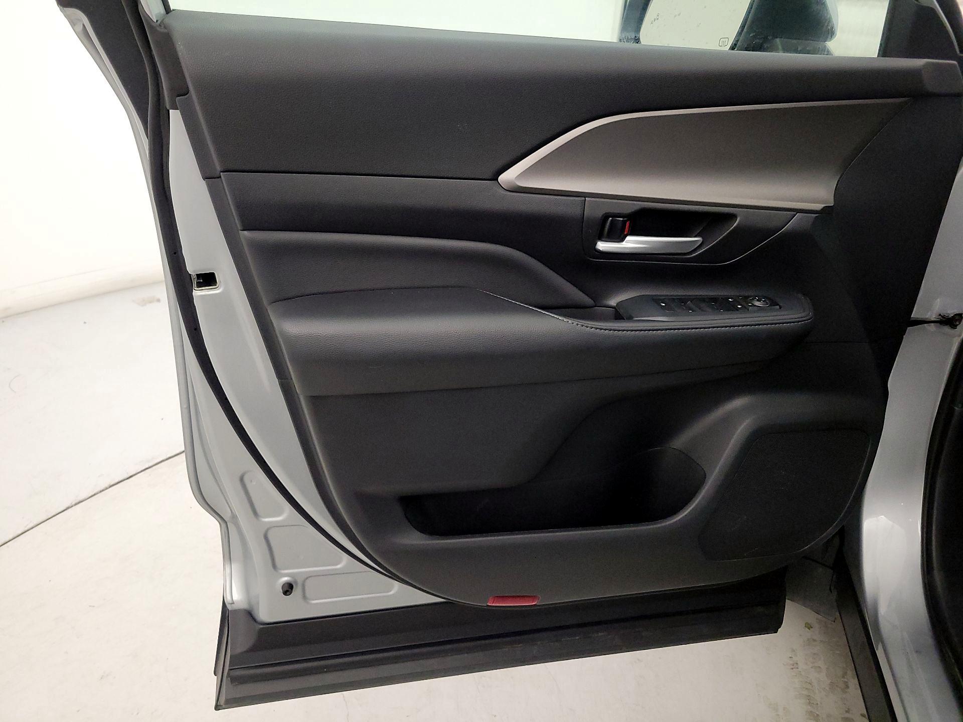 Thumbnail: 2025 Toyota Grand Highlander - 12