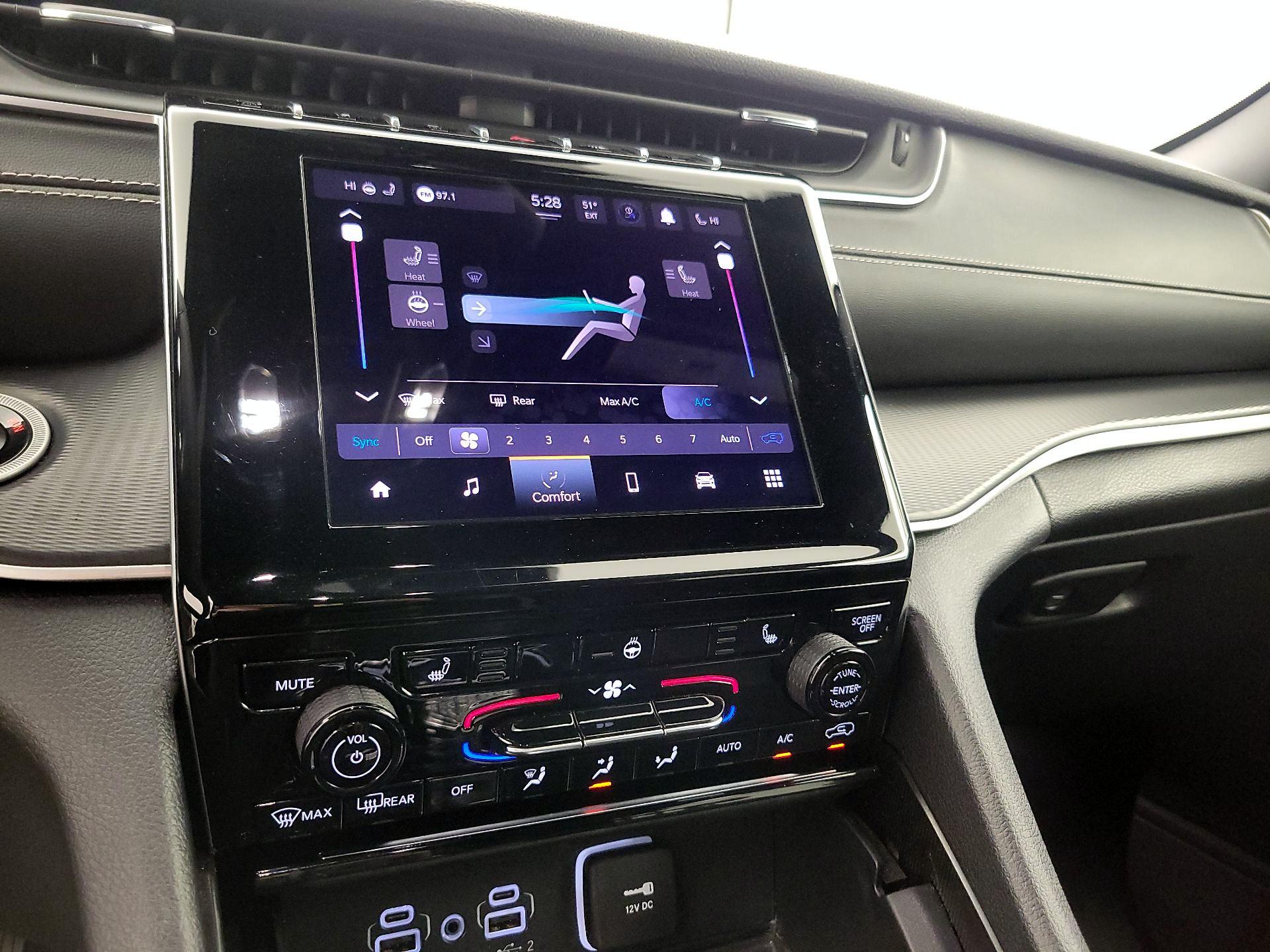 Thumbnail: 2024 Jeep Grand Cherokee - 16