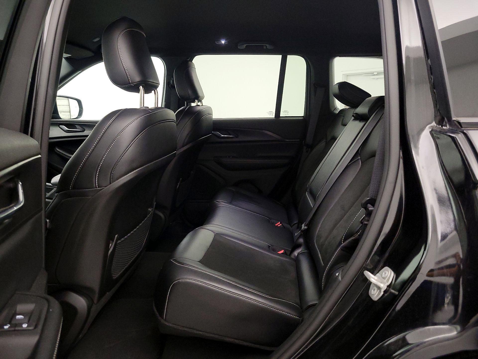 Thumbnail: 2024 Jeep Grand Cherokee - 19