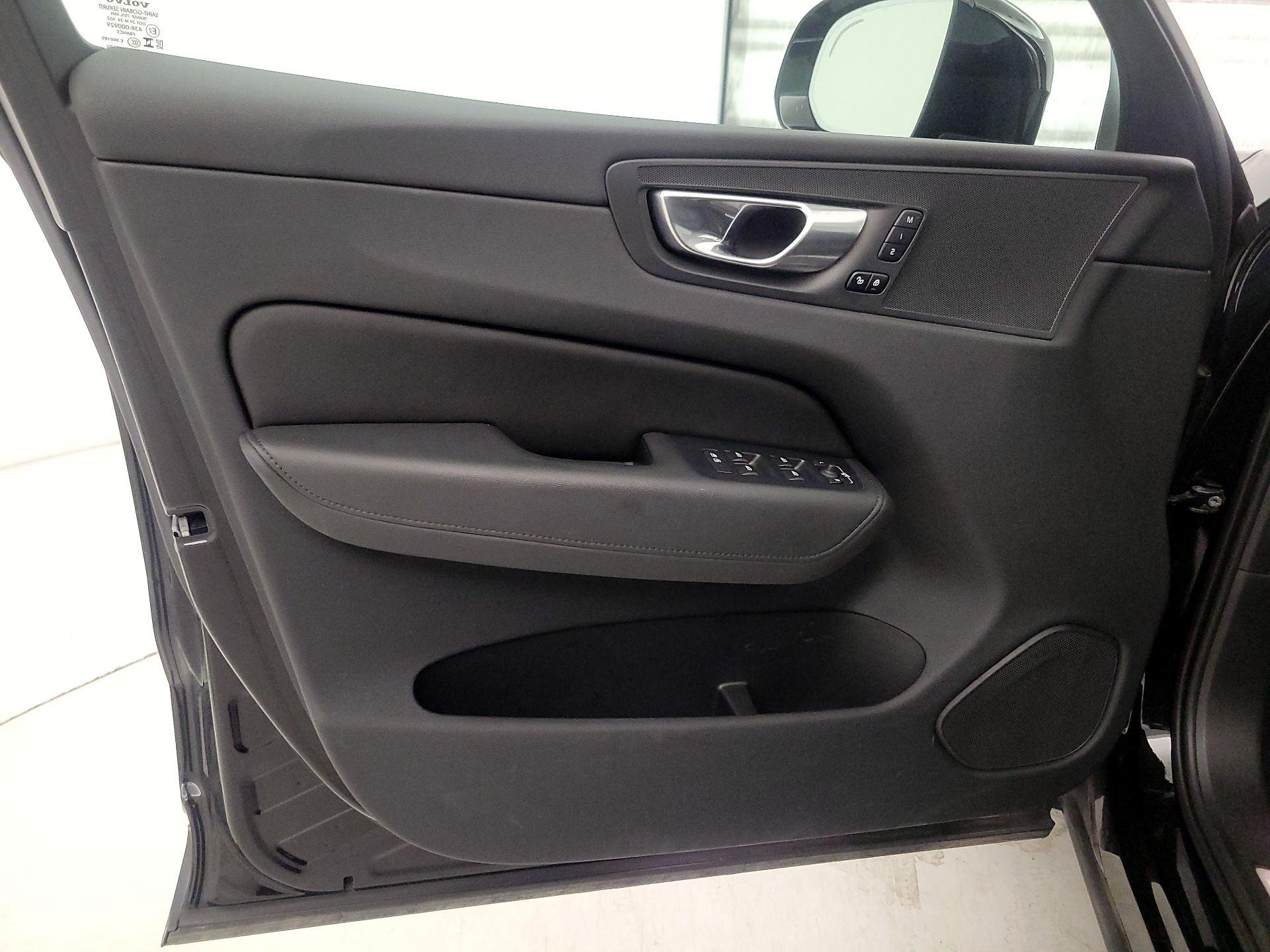 Thumbnail: 2023 Volvo XC60 - 12