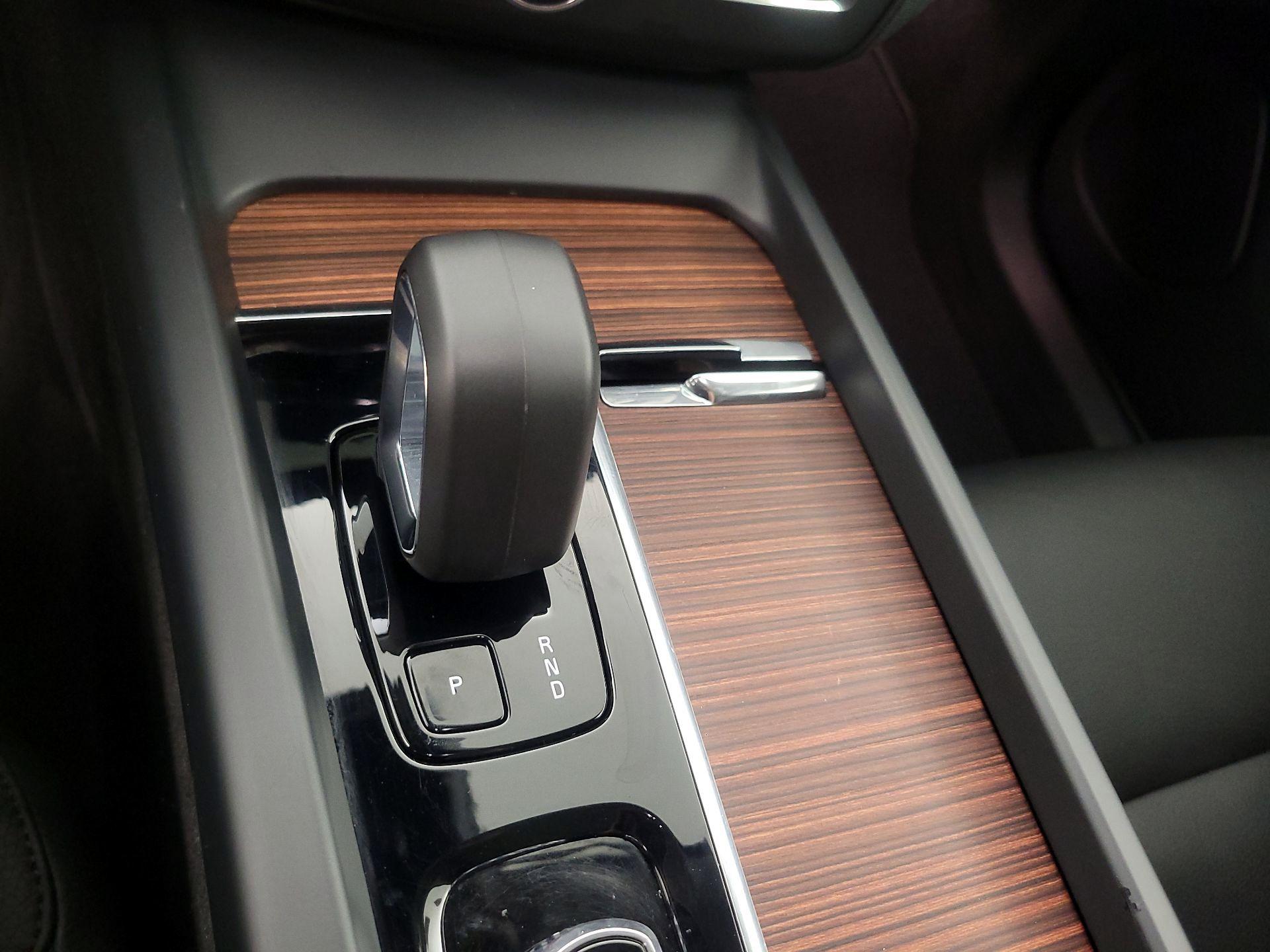 Thumbnail: 2023 Volvo XC60 - 18