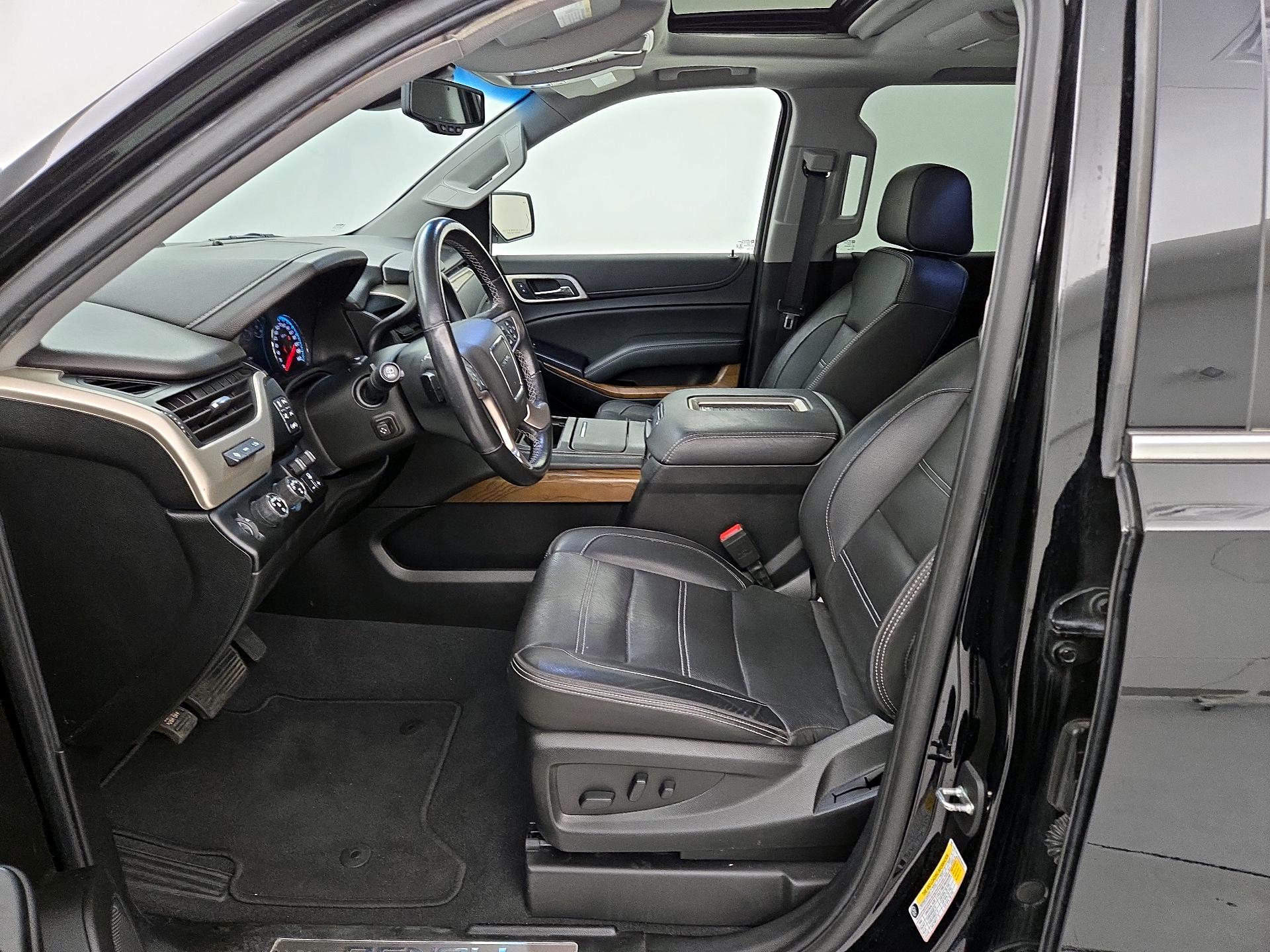 Thumbnail: 2019 GMC Yukon XL - 11