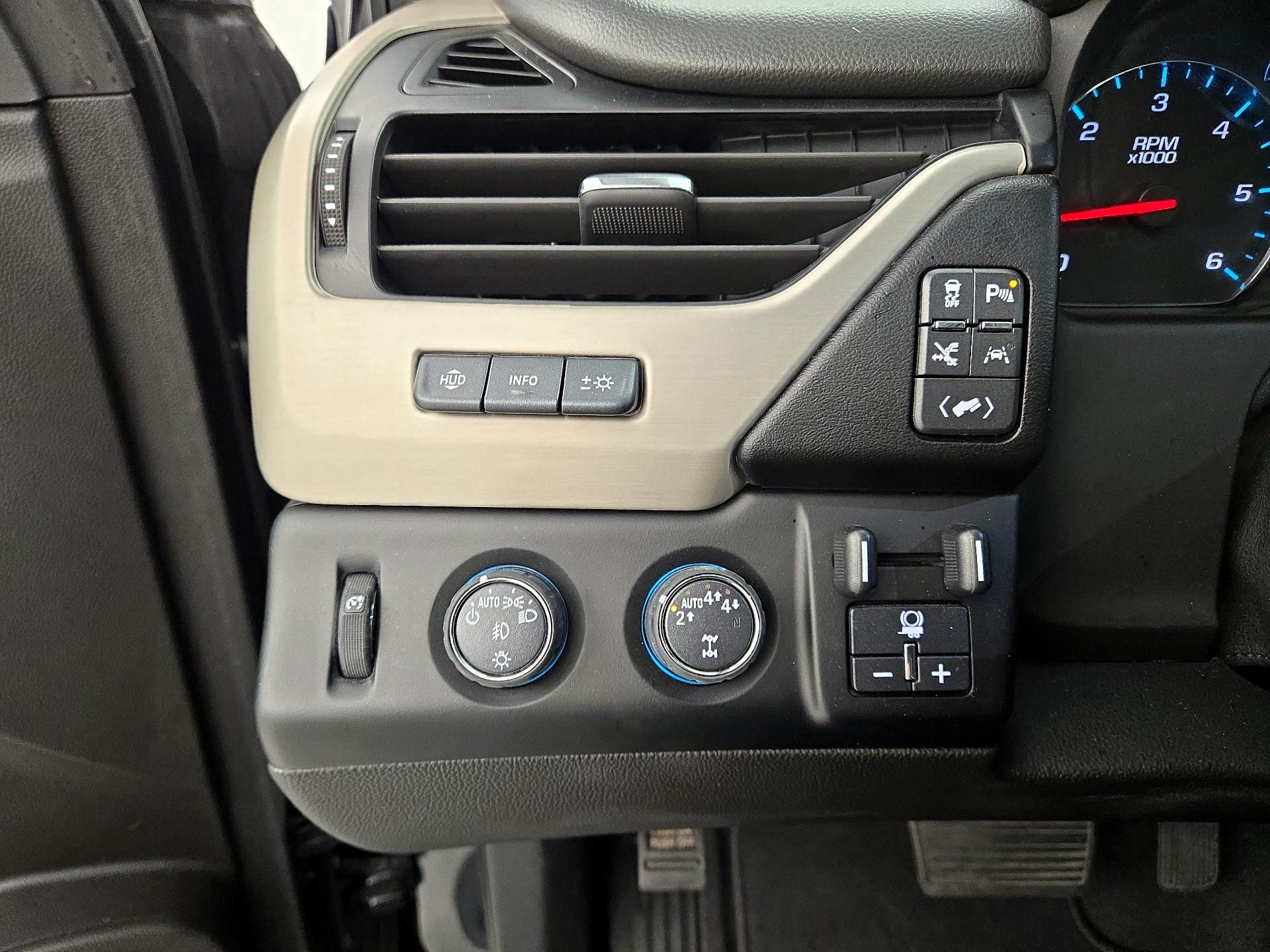 Thumbnail: 2019 GMC Yukon XL - 13