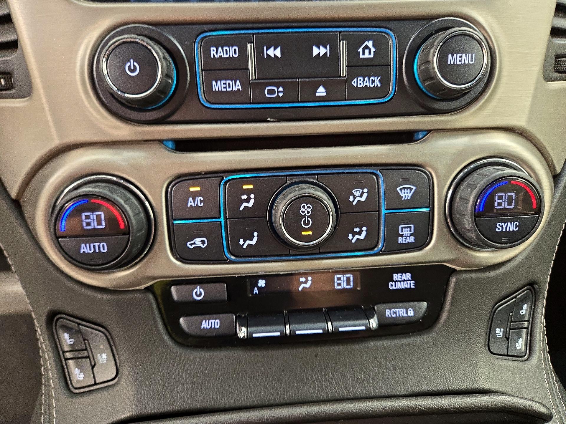 Thumbnail: 2019 GMC Yukon XL - 17