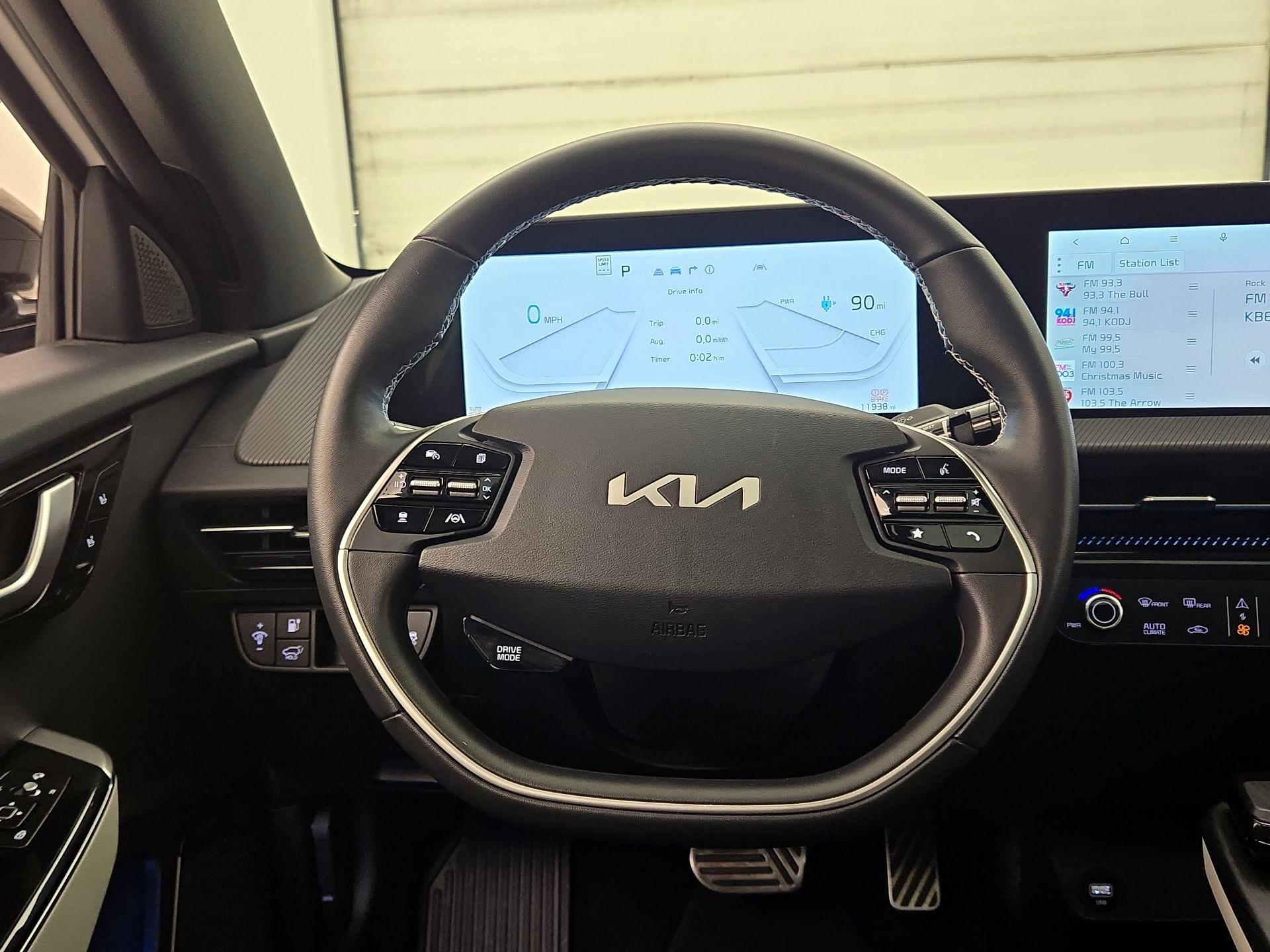 Thumbnail: 2023 Kia EV6 - 10