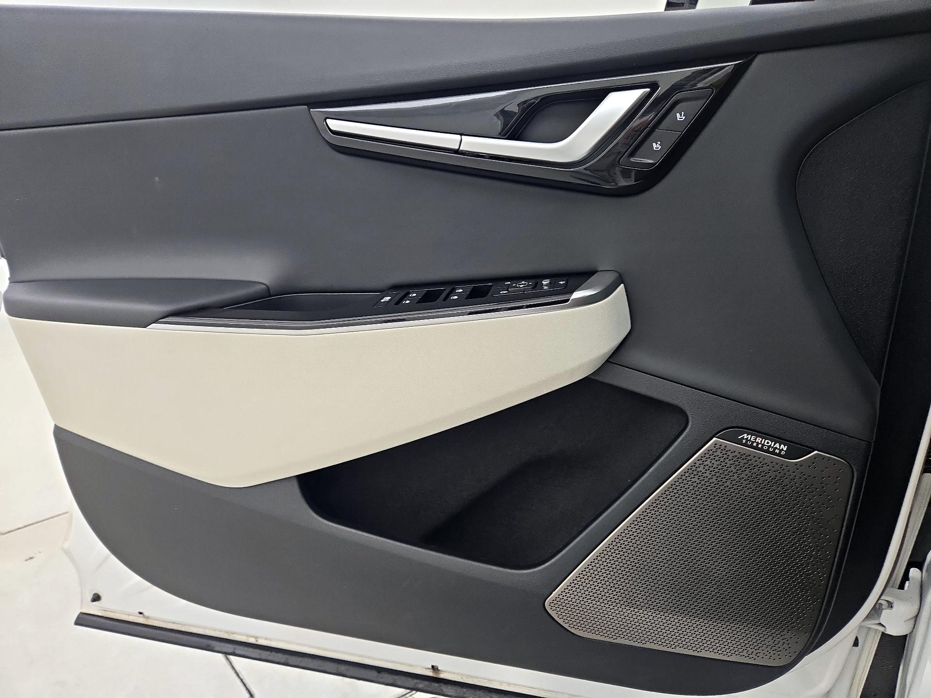 Thumbnail: 2023 Kia EV6 - 12