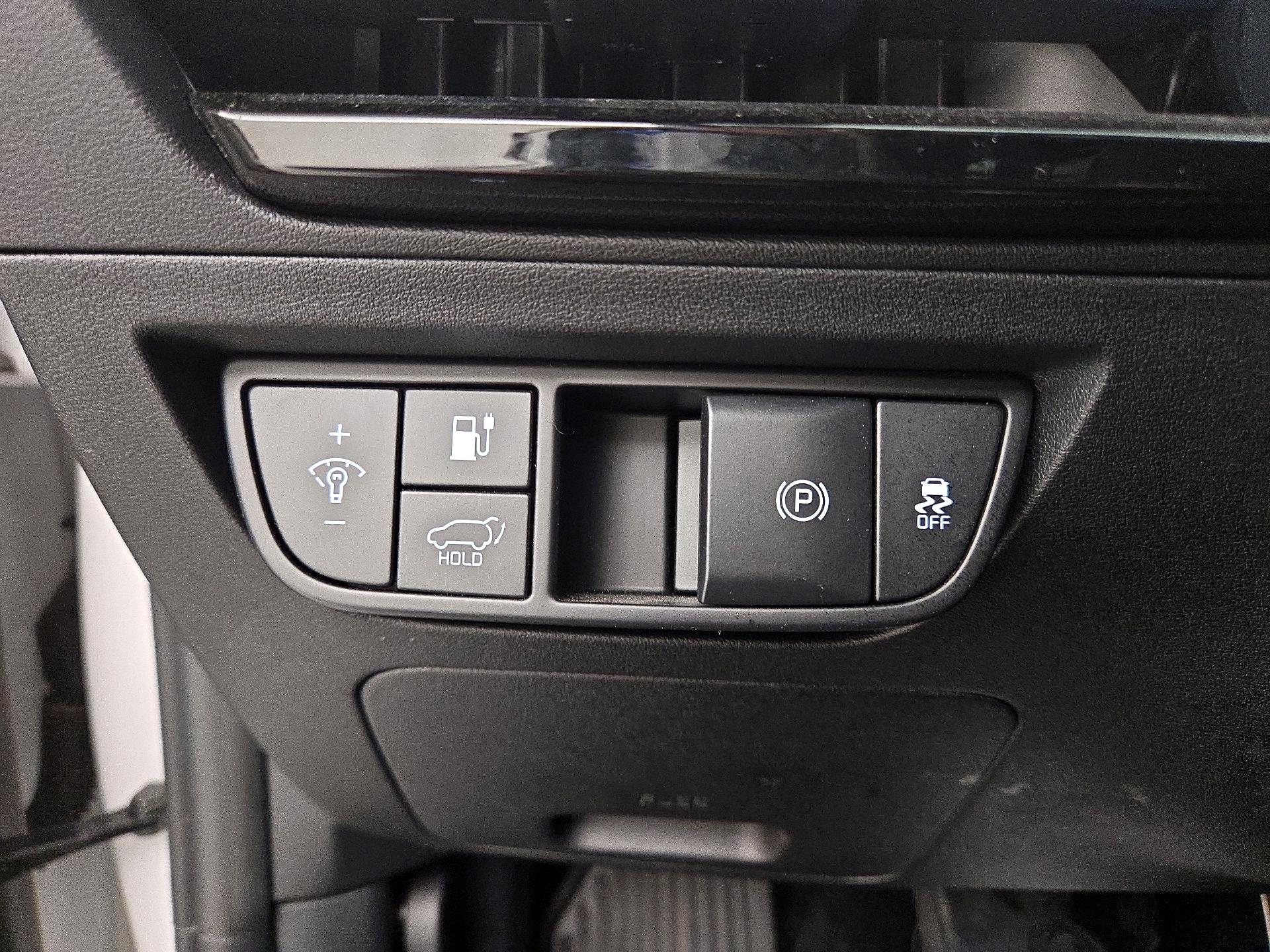 Thumbnail: 2023 Kia EV6 - 13