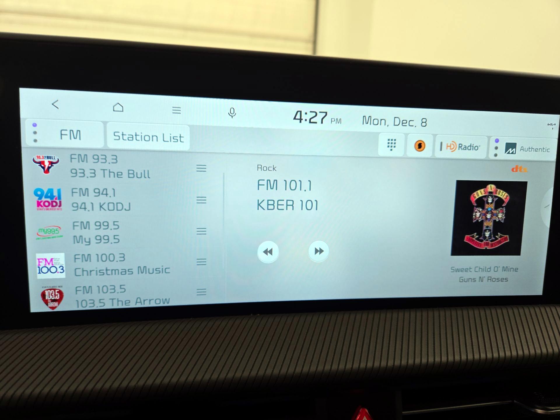 Thumbnail: 2023 Kia EV6 - 16