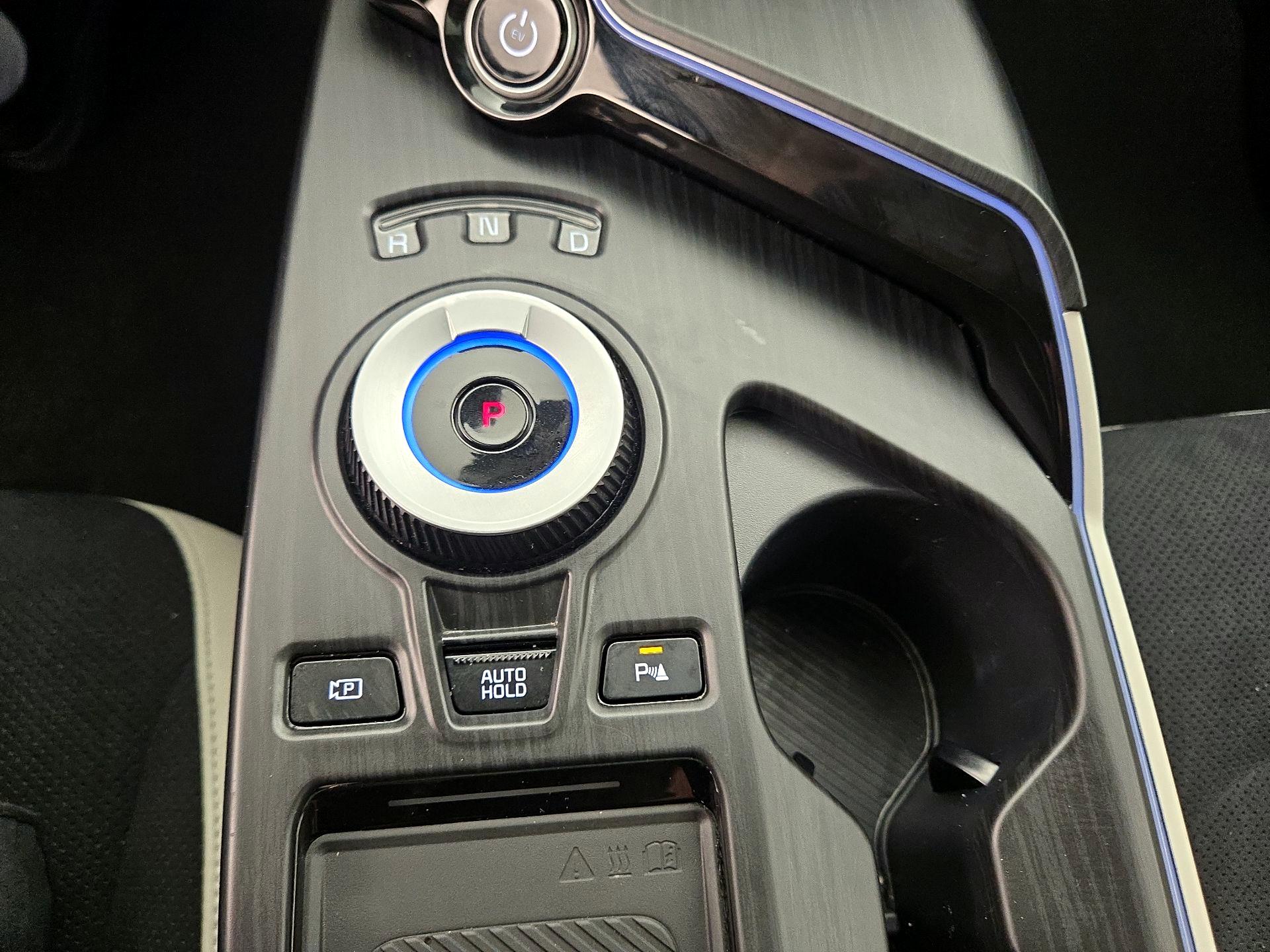 Thumbnail: 2023 Kia EV6 - 18