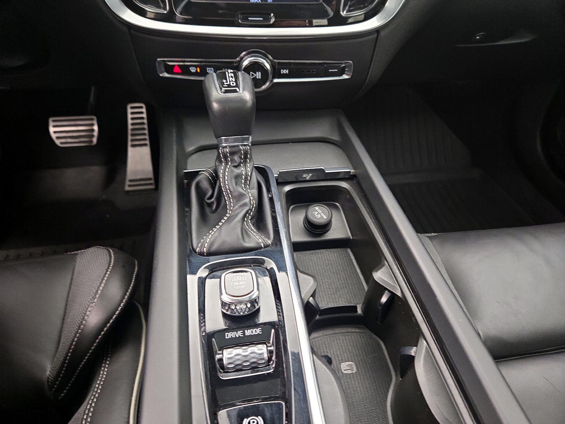 Thumbnail: 2019 Volvo S60 - 18