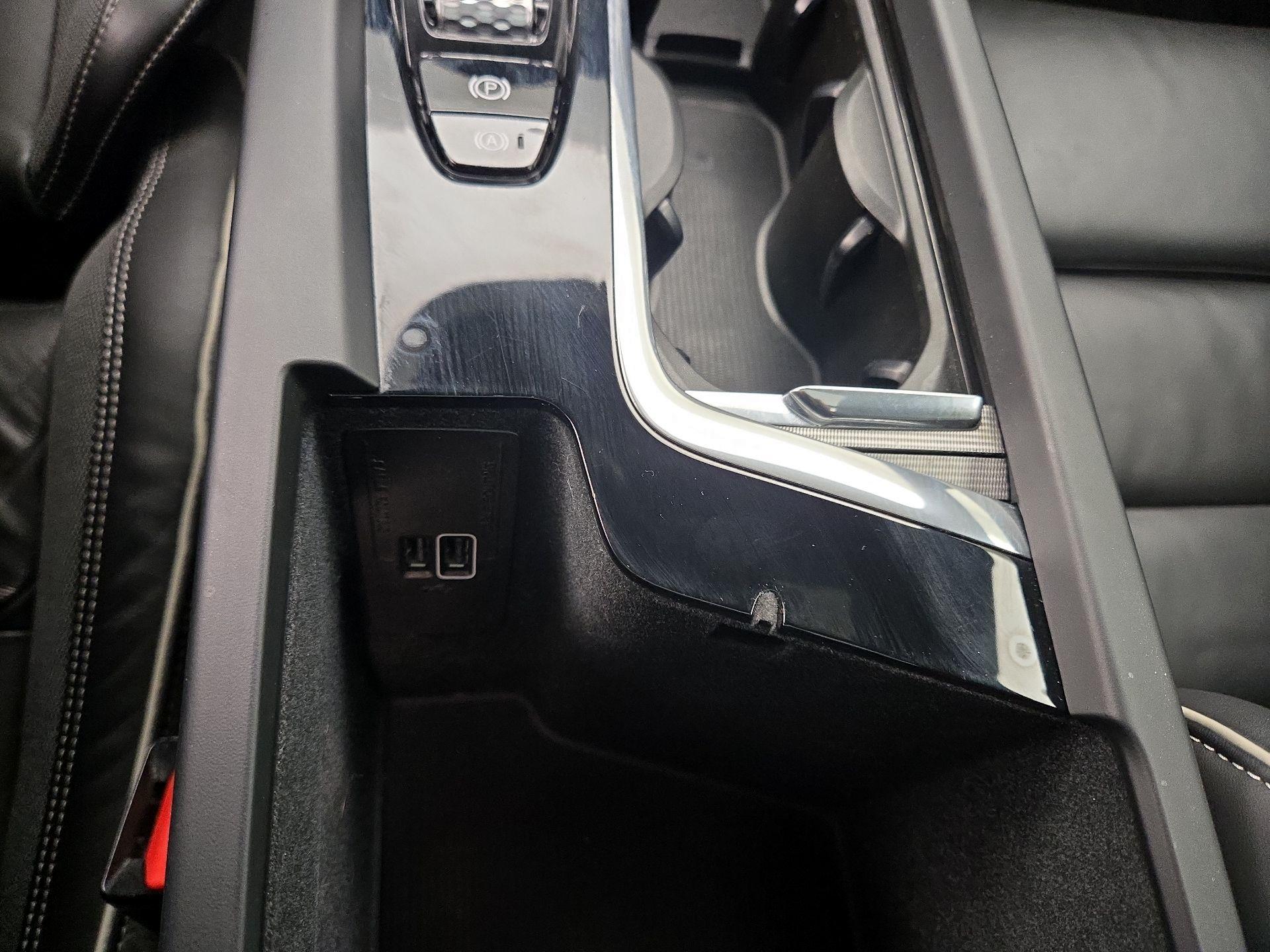 Thumbnail: 2019 Volvo S60 - 19