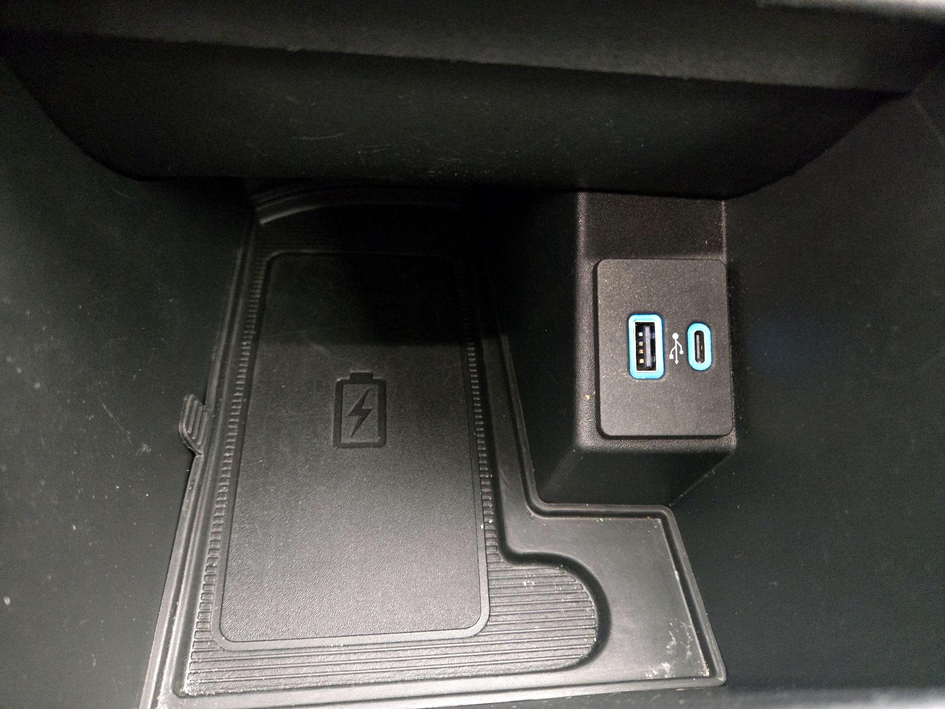 Thumbnail: 2021 Ford Edge - 19