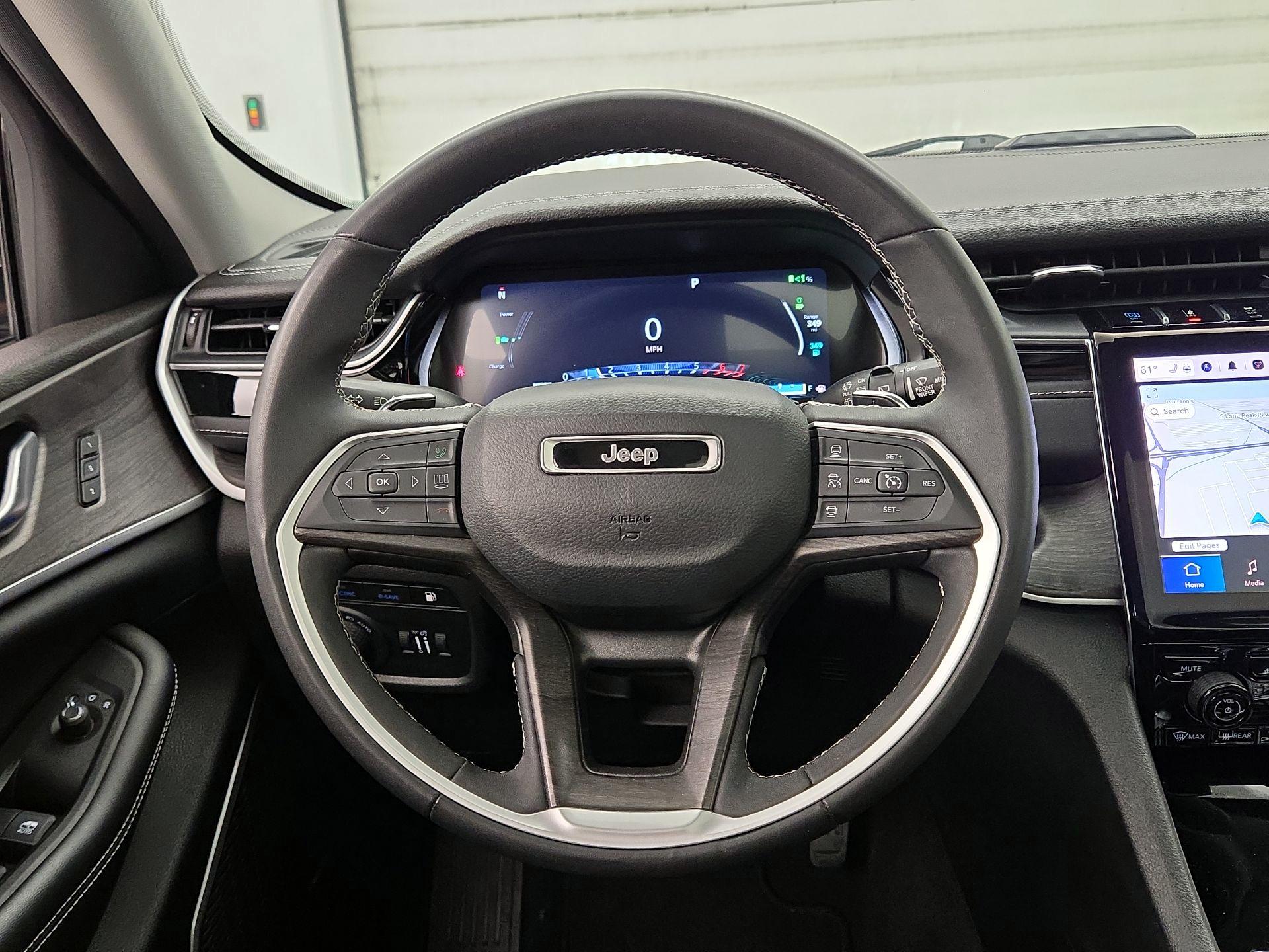 Thumbnail: 2023 Jeep Grand Cherokee - 10