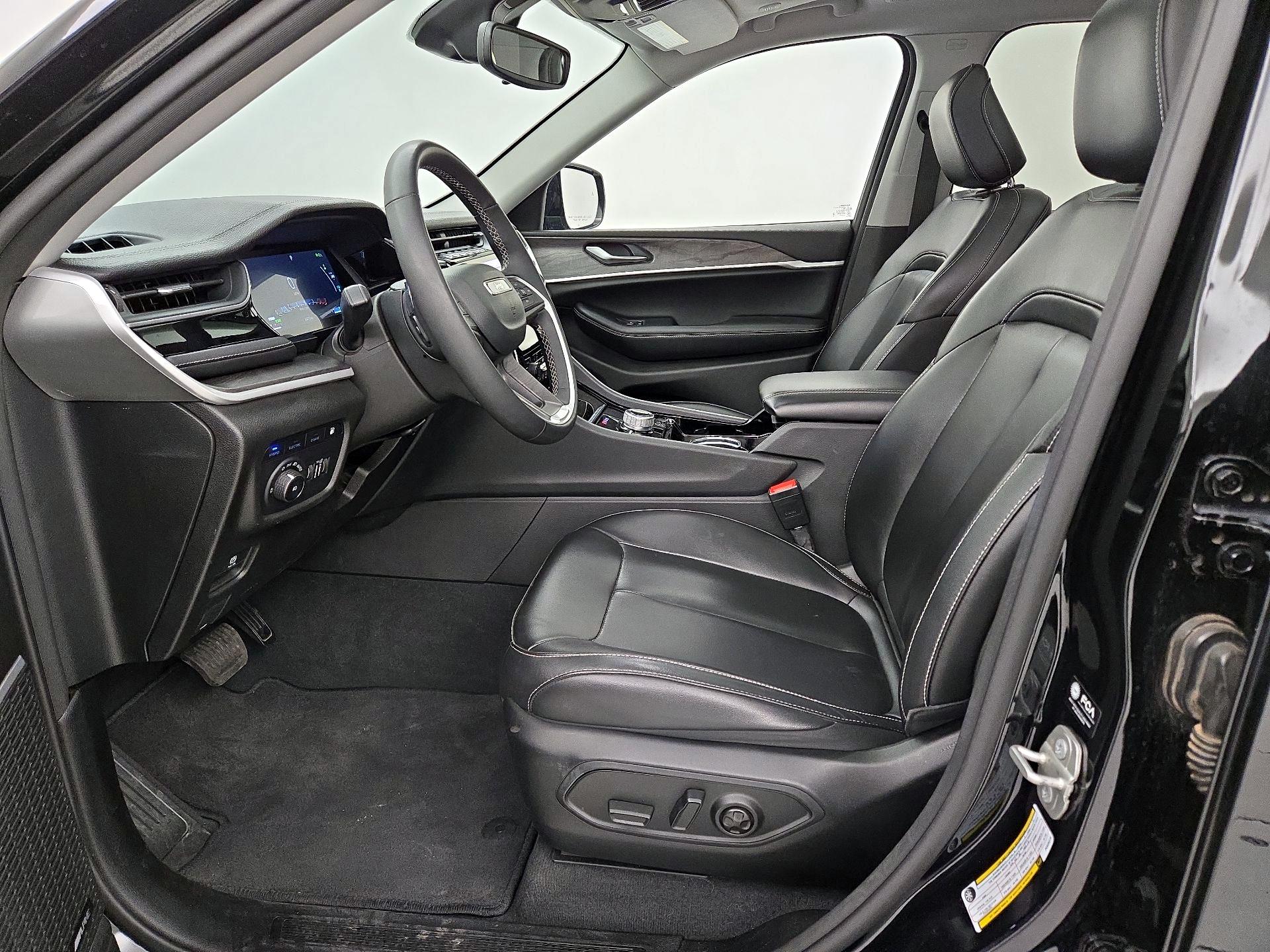 Thumbnail: 2023 Jeep Grand Cherokee - 11