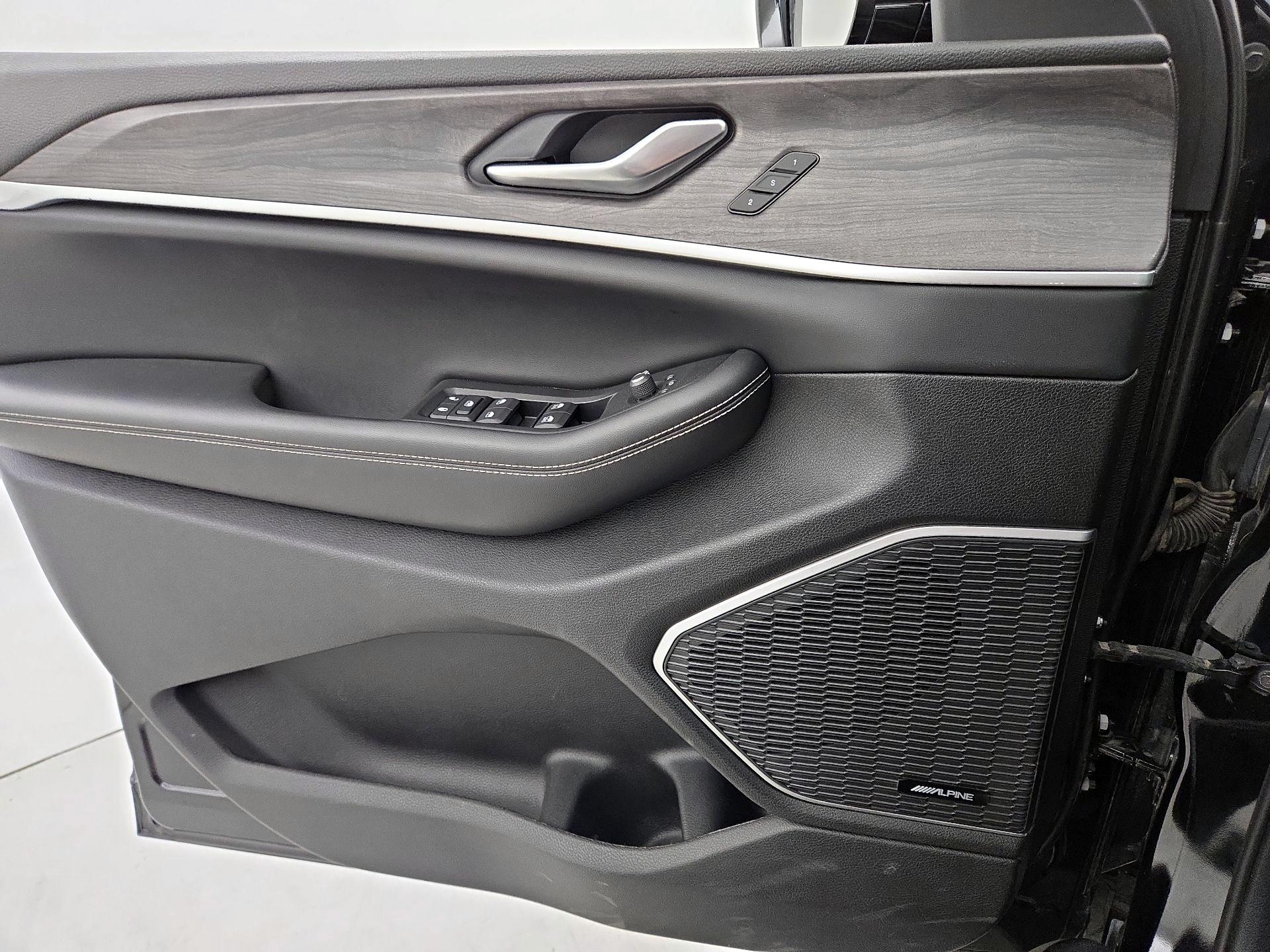 Thumbnail: 2023 Jeep Grand Cherokee - 12