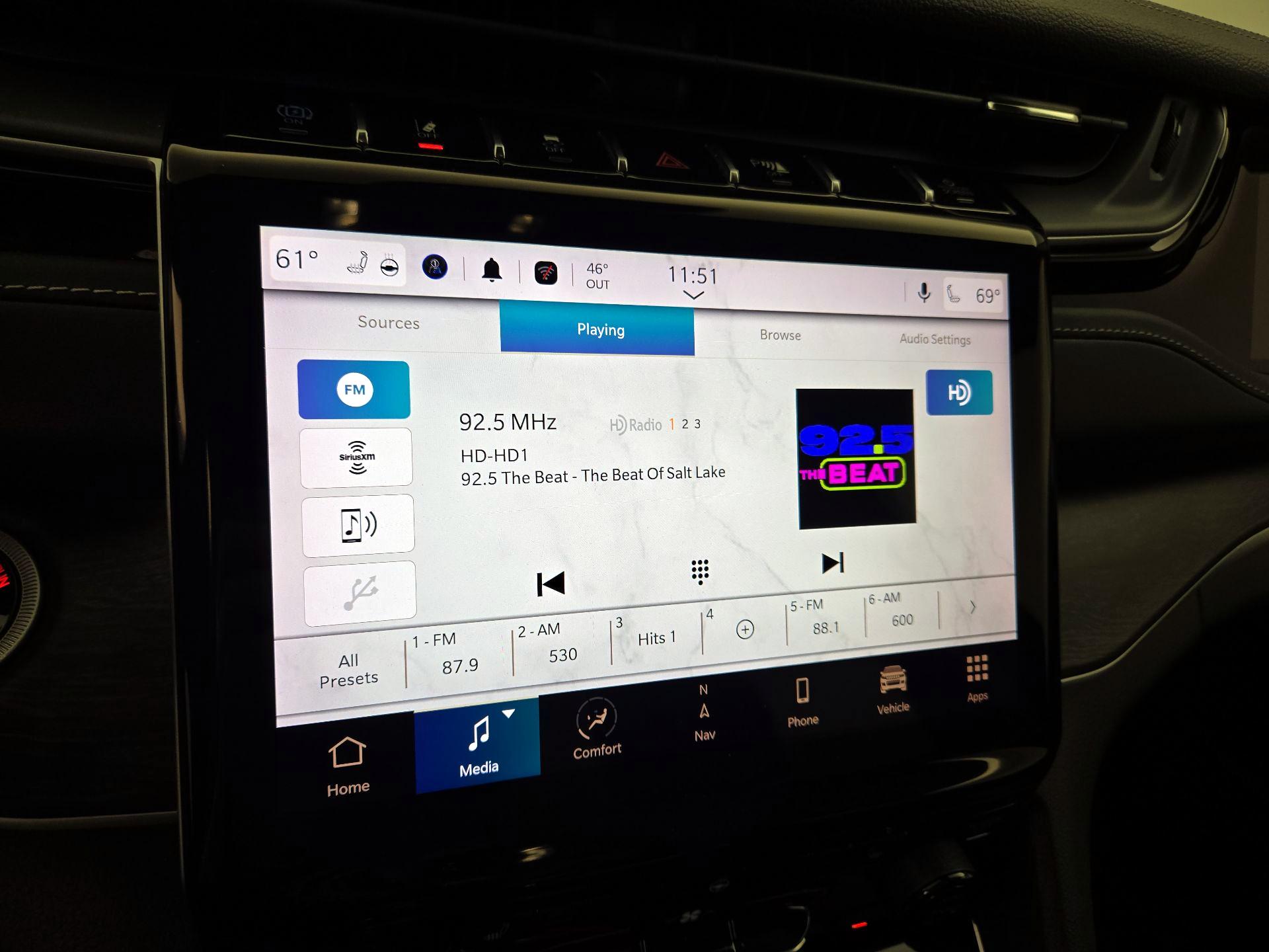 Thumbnail: 2023 Jeep Grand Cherokee - 16