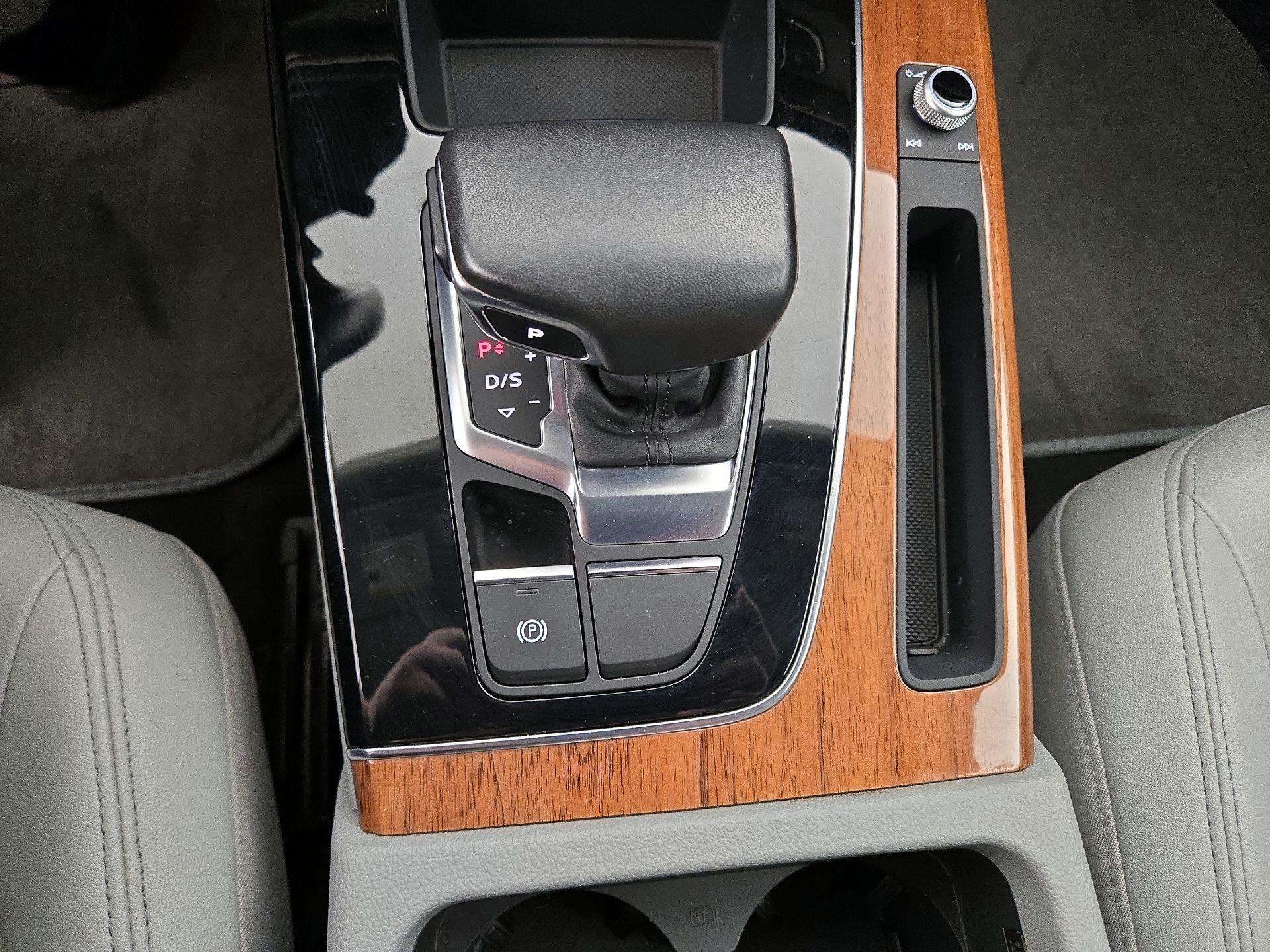 Thumbnail: 2022 Audi Q5 - 17