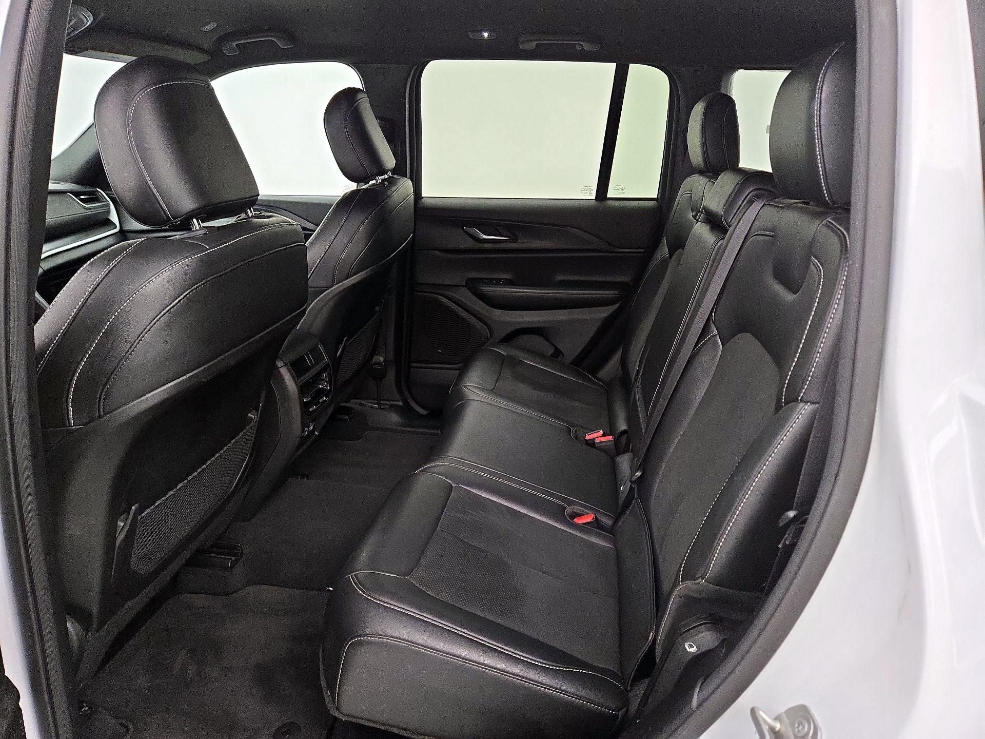 Thumbnail: 2024 Jeep Grand Cherokee - 19