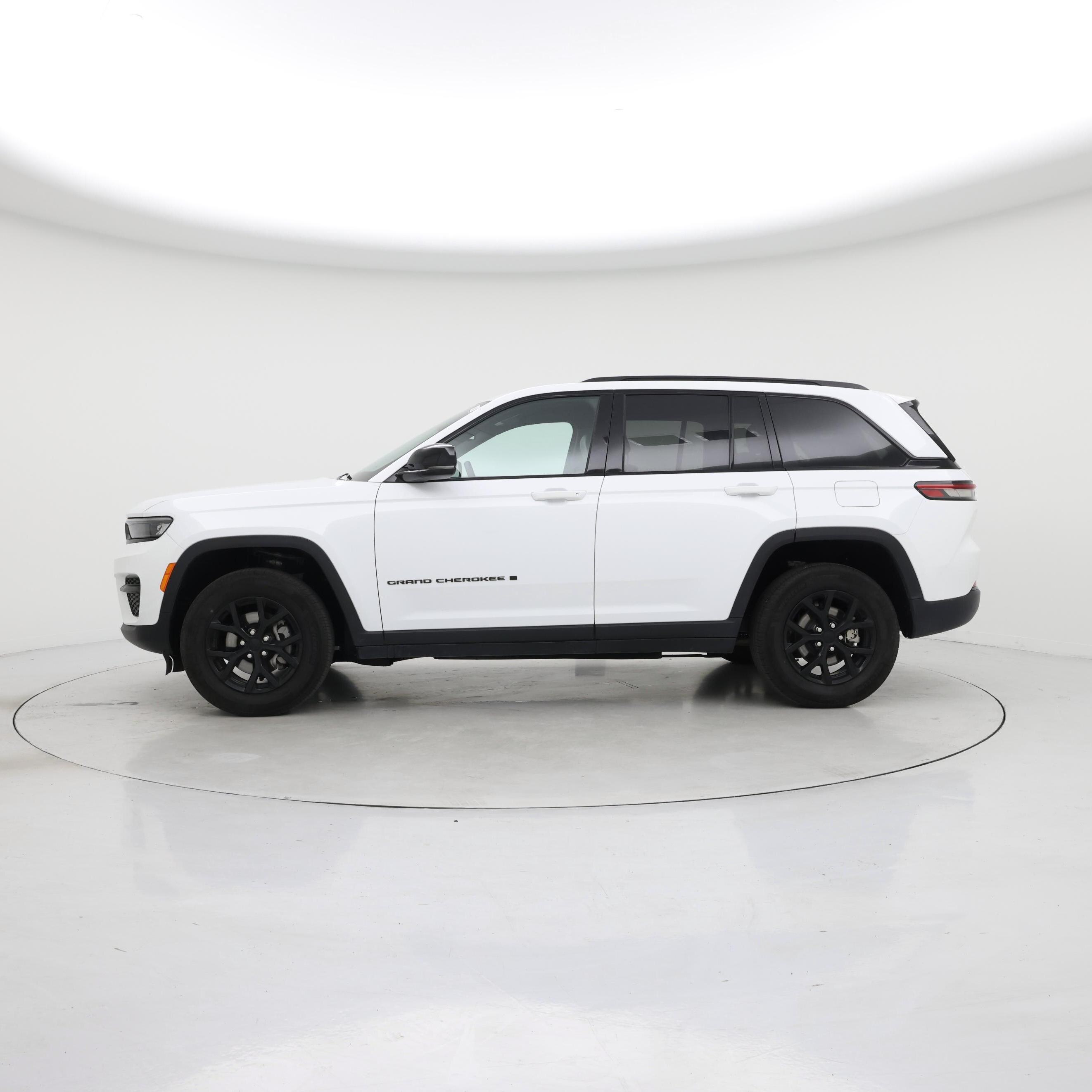 Thumbnail: 2024 Jeep Grand Cherokee - 3