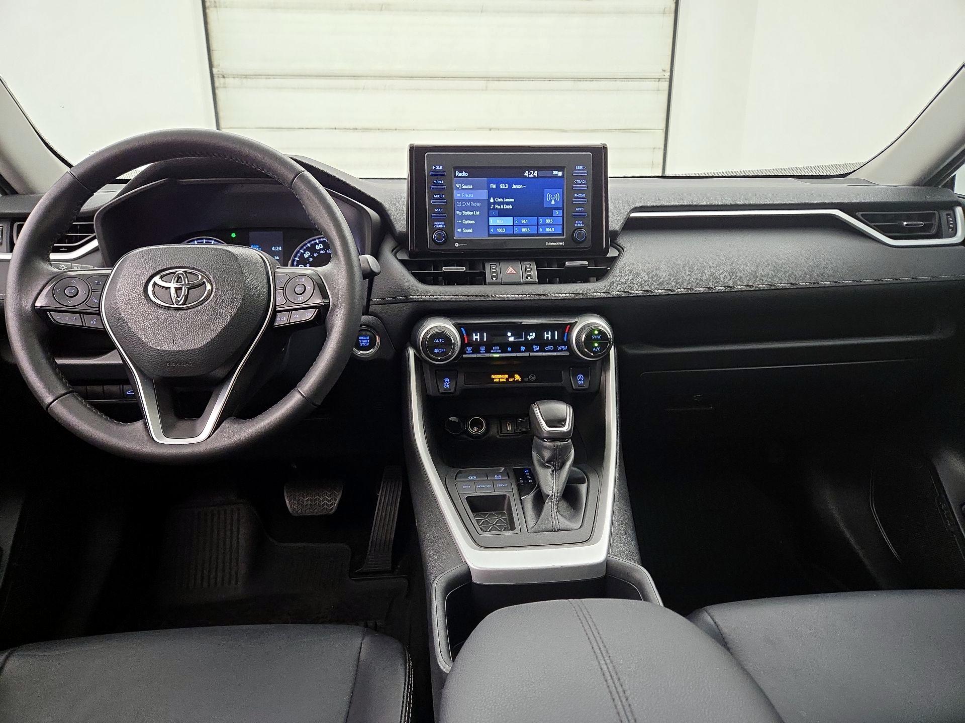 Thumbnail: 2022 Toyota RAV4 - 9