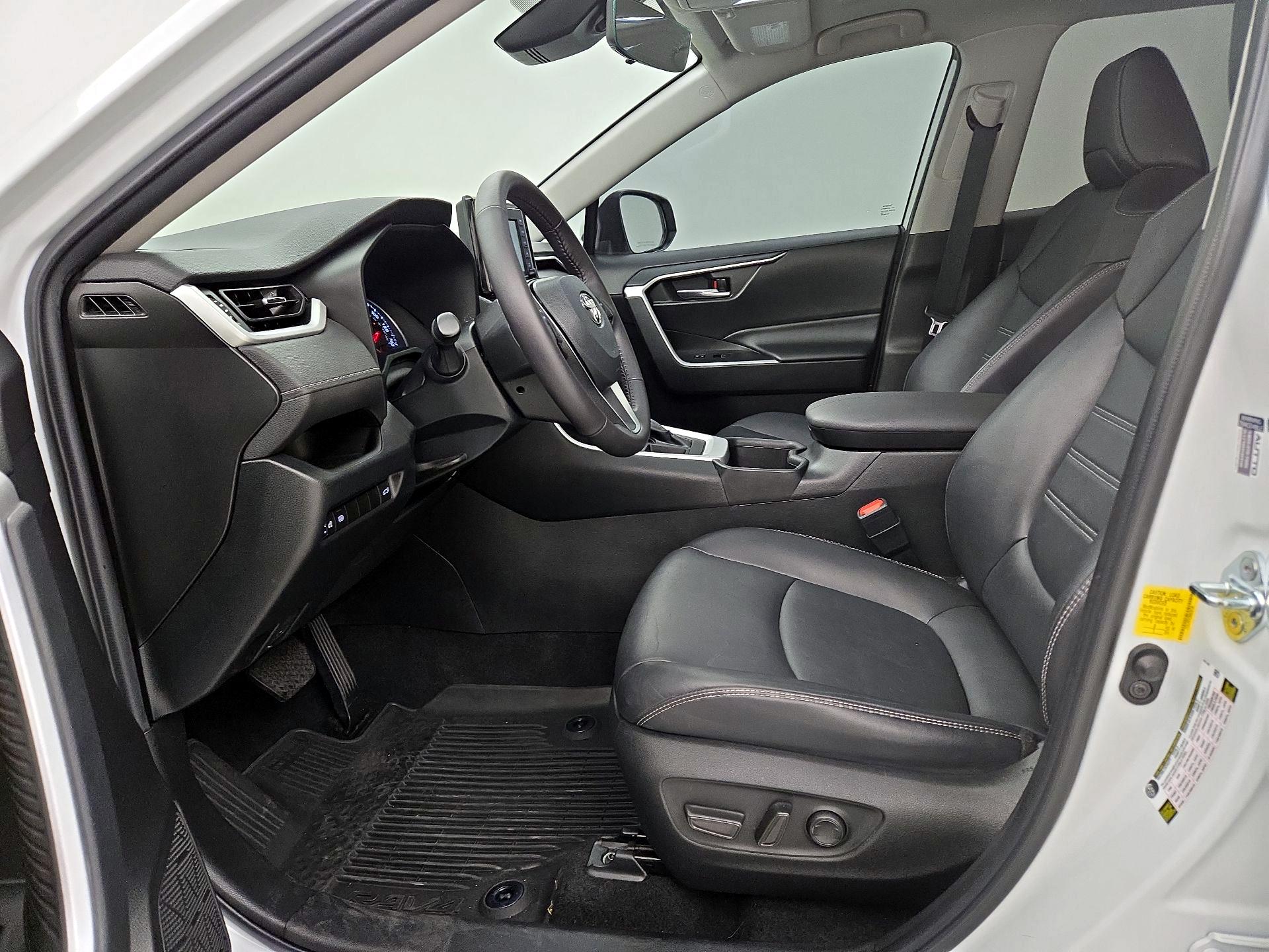 Thumbnail: 2022 Toyota RAV4 - 11