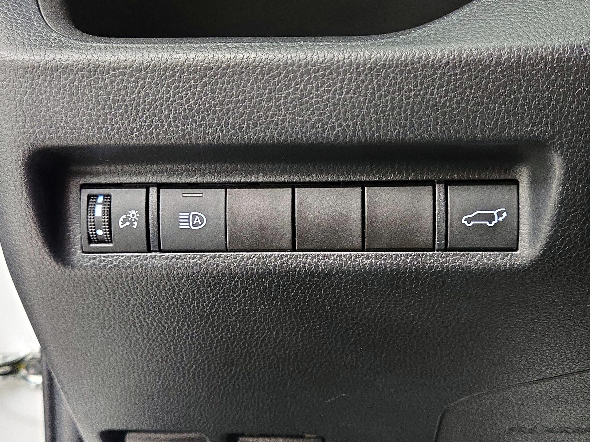 Thumbnail: 2022 Toyota RAV4 - 13