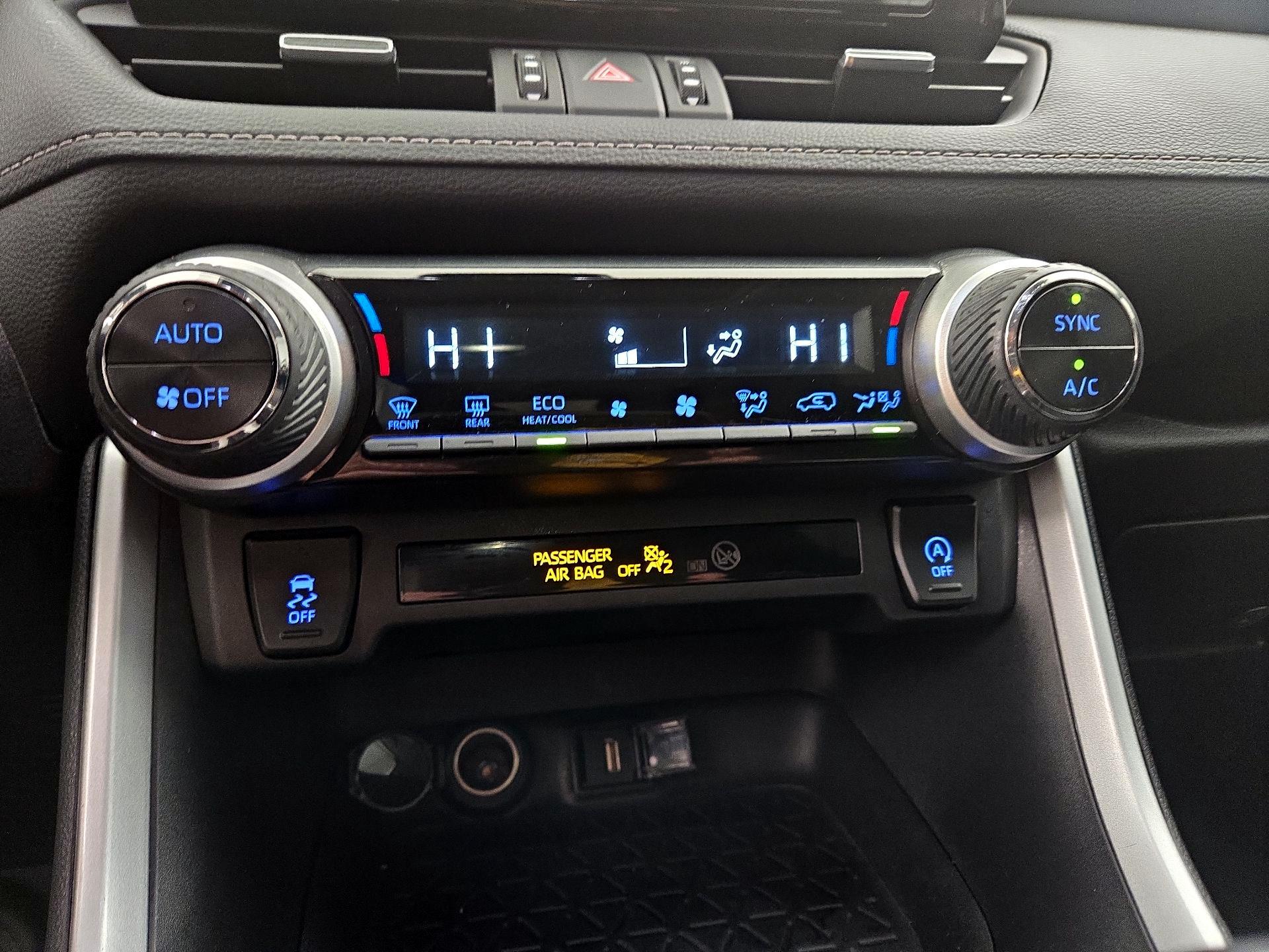 Thumbnail: 2022 Toyota RAV4 - 16