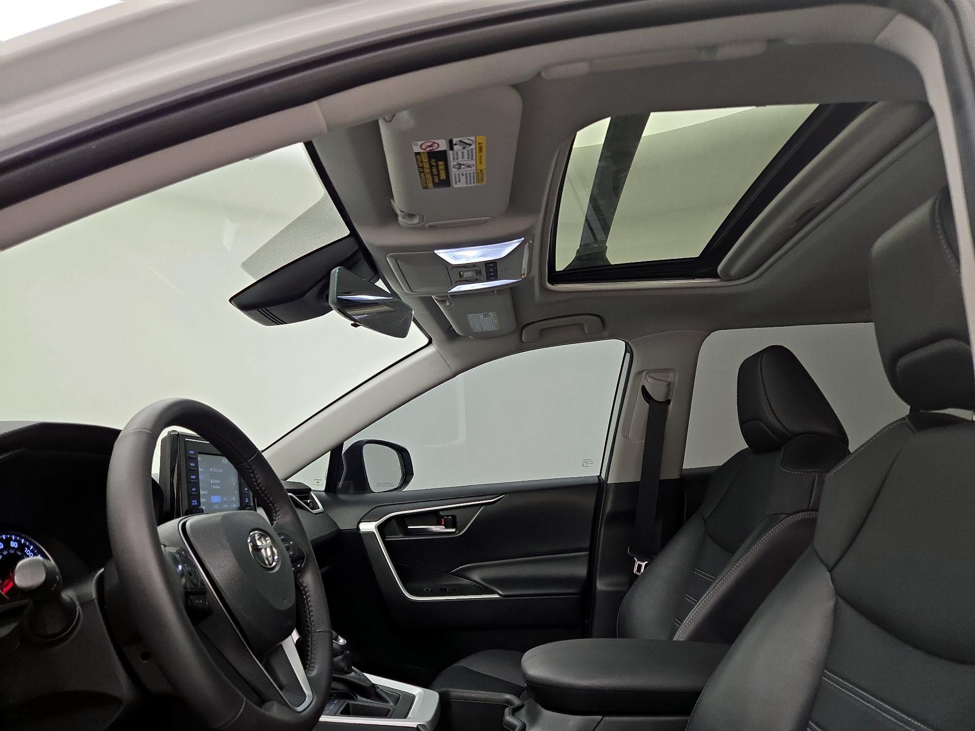 Thumbnail: 2022 Toyota RAV4 - 19