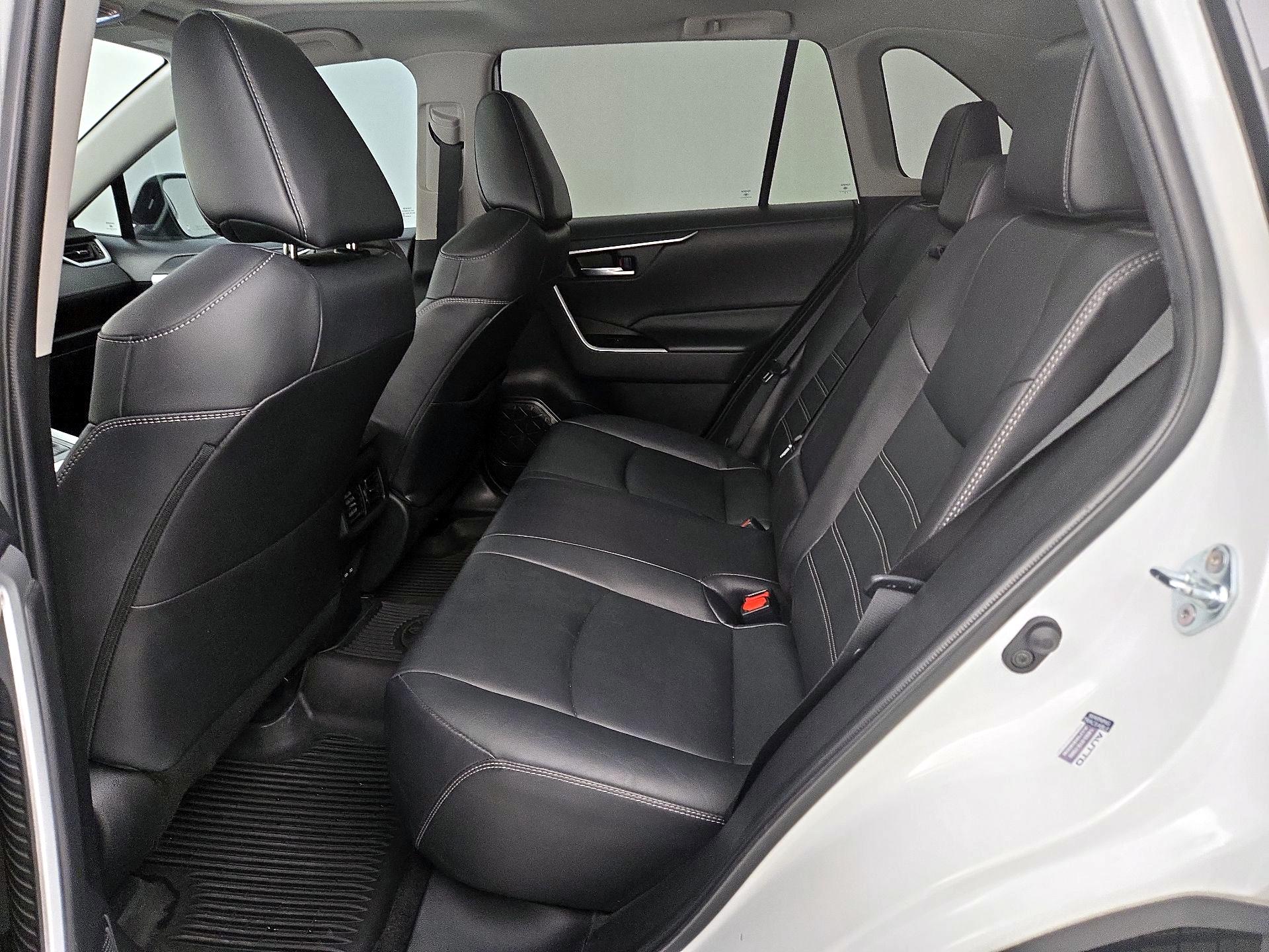 Thumbnail: 2022 Toyota RAV4 - 20