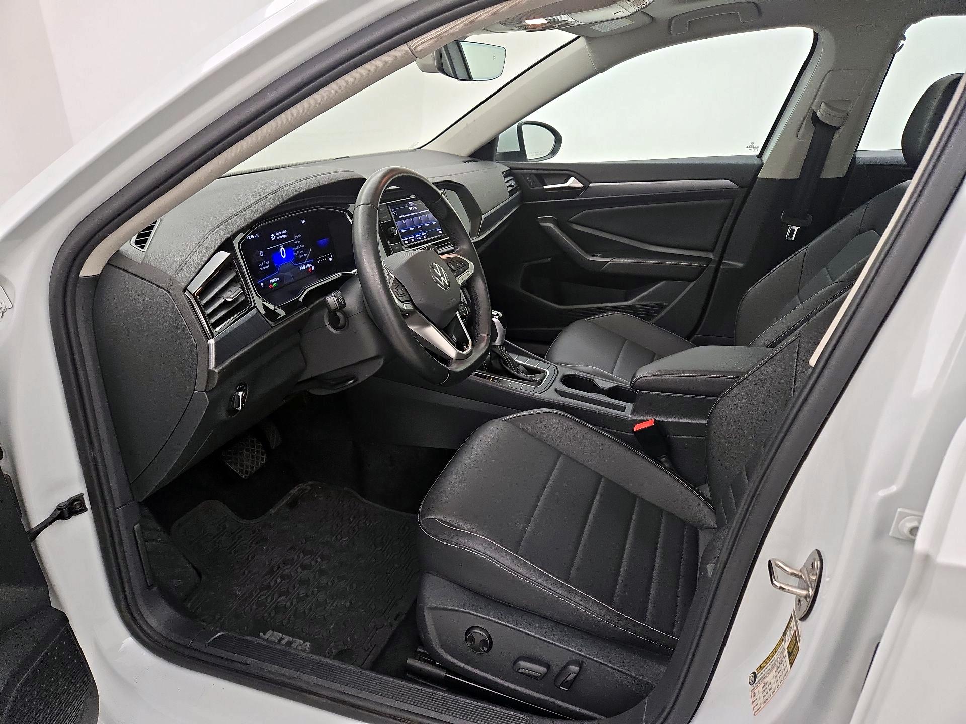 Thumbnail: 2023 Volkswagen Jetta - 11