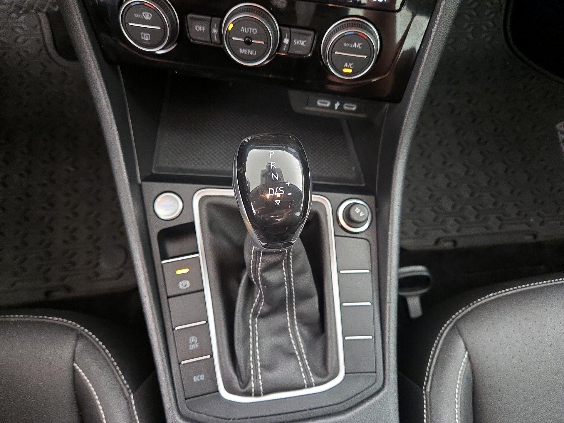 Thumbnail: 2023 Volkswagen Jetta - 17