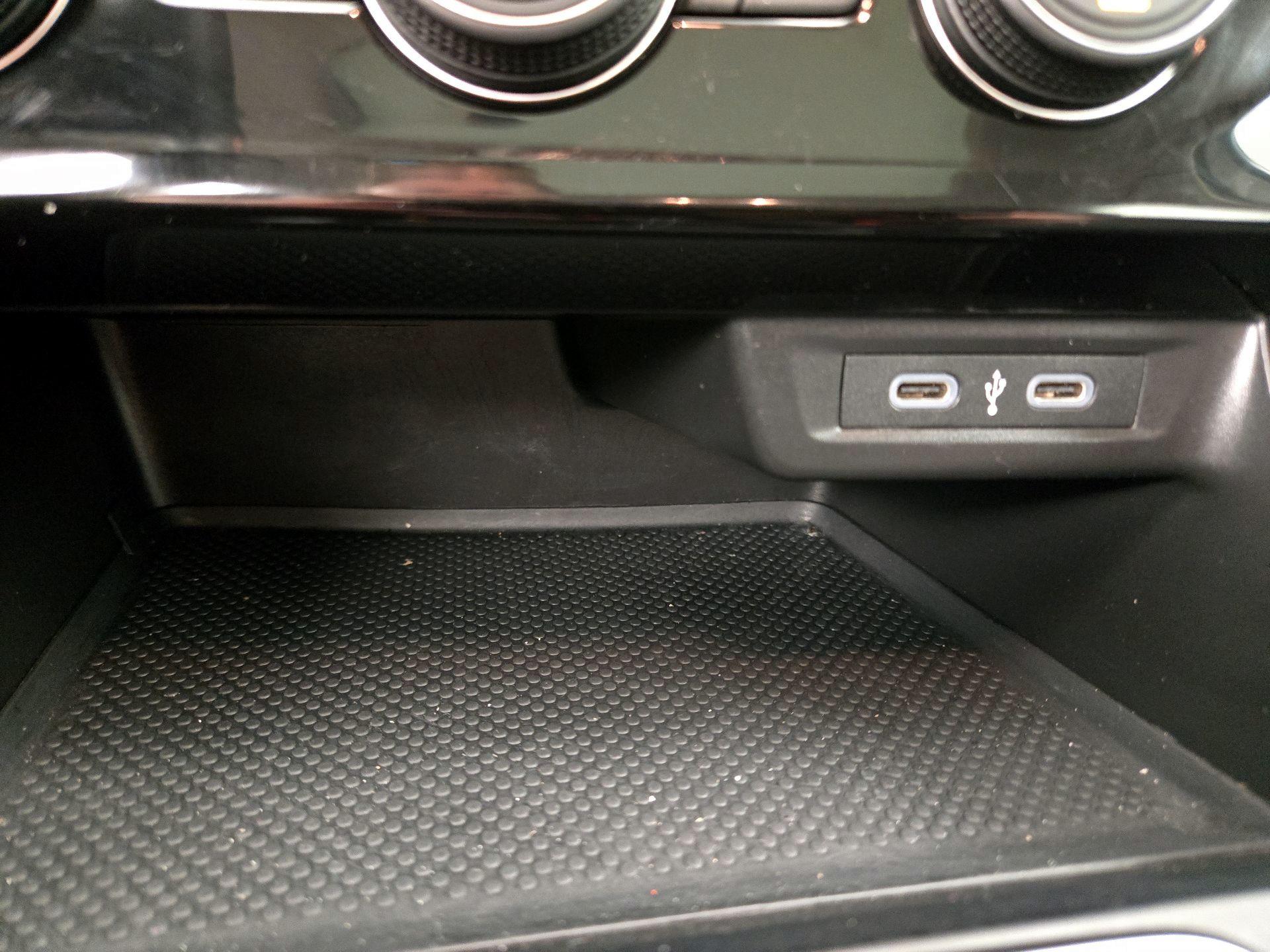 Thumbnail: 2023 Volkswagen Jetta - 18