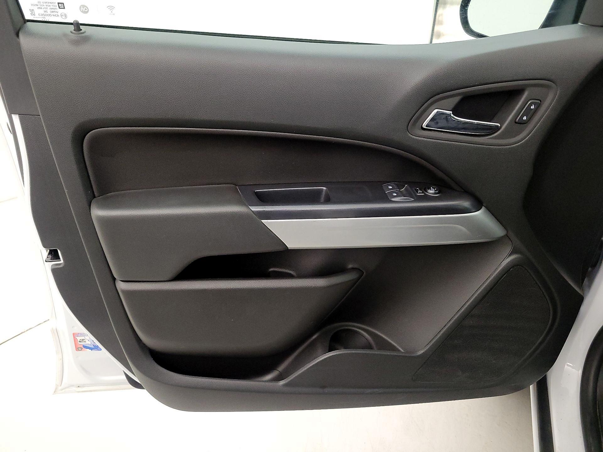 Thumbnail: 2022 Chevrolet Colorado - 12