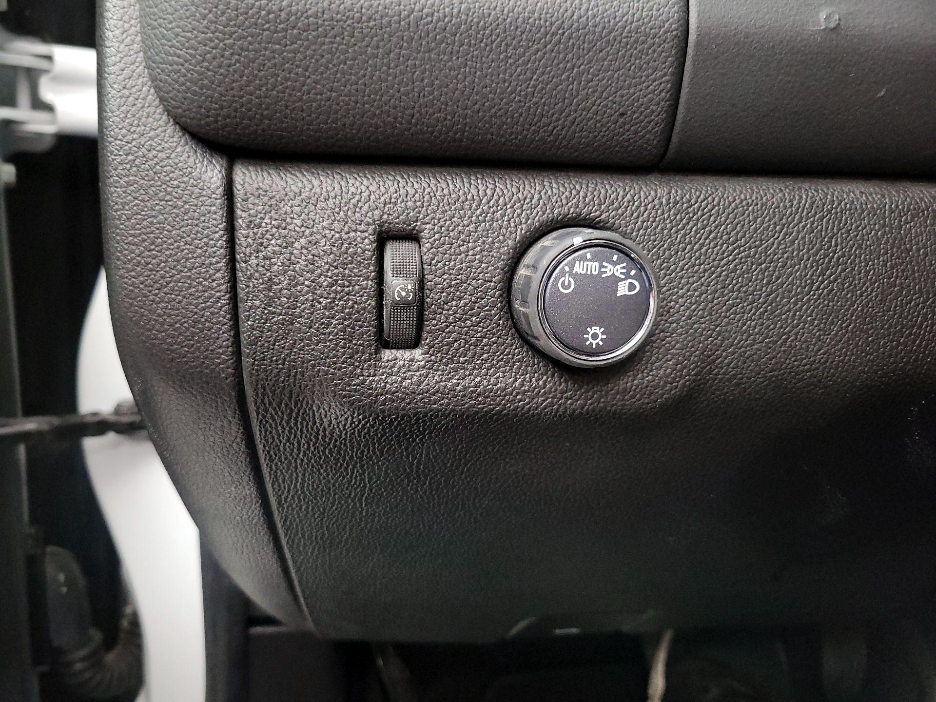 Thumbnail: 2022 Chevrolet Colorado - 13