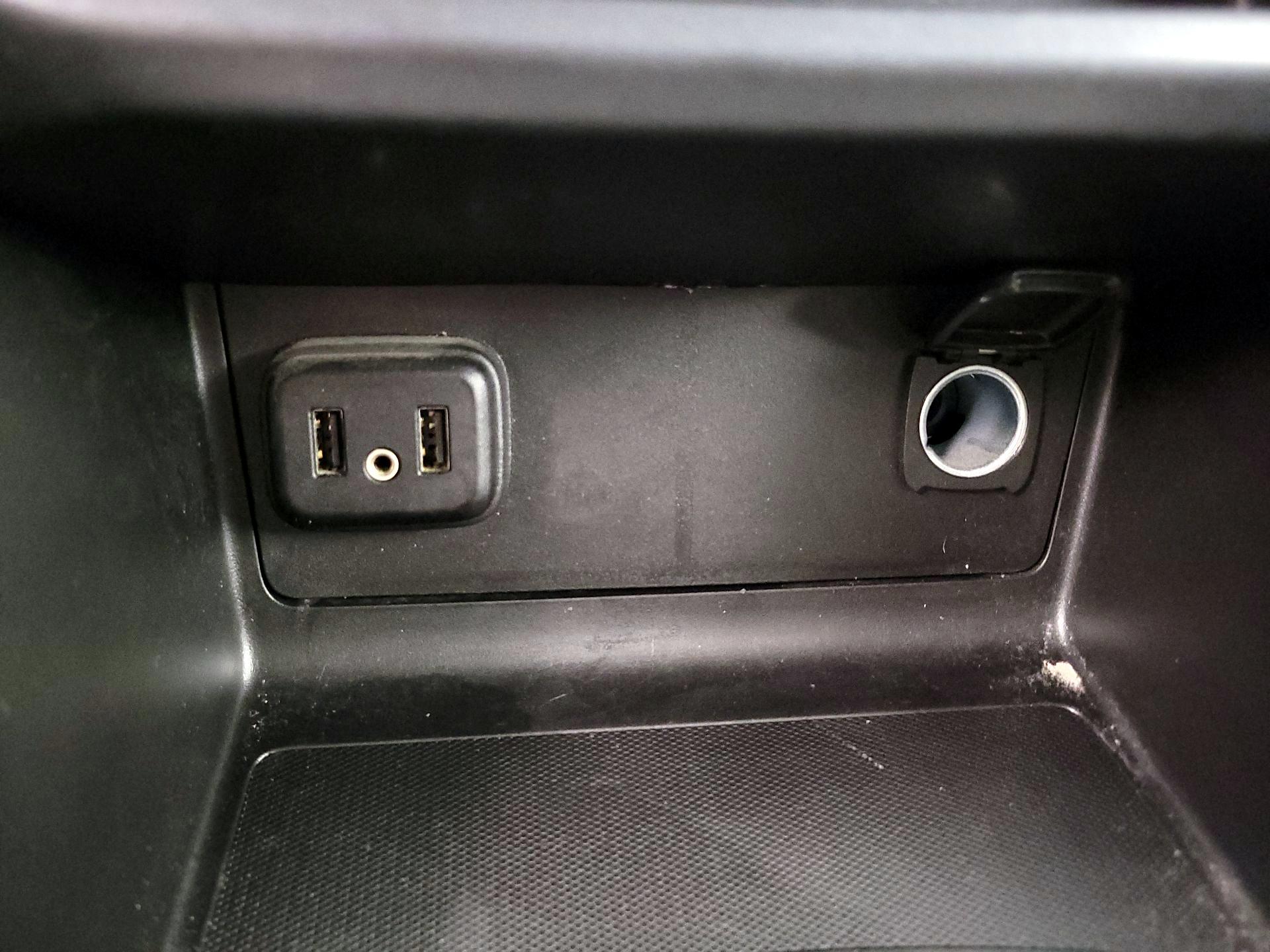 Thumbnail: 2022 Chevrolet Colorado - 18