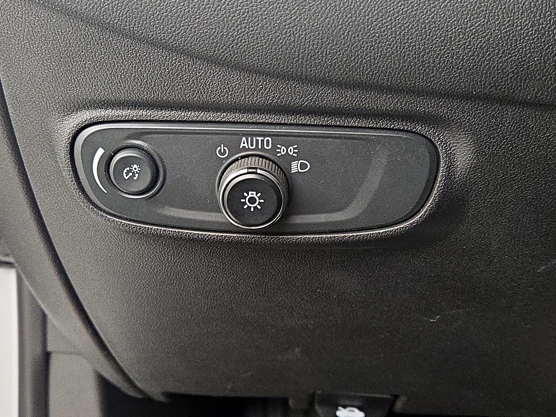 Thumbnail: 2022 Chevrolet Equinox - 13