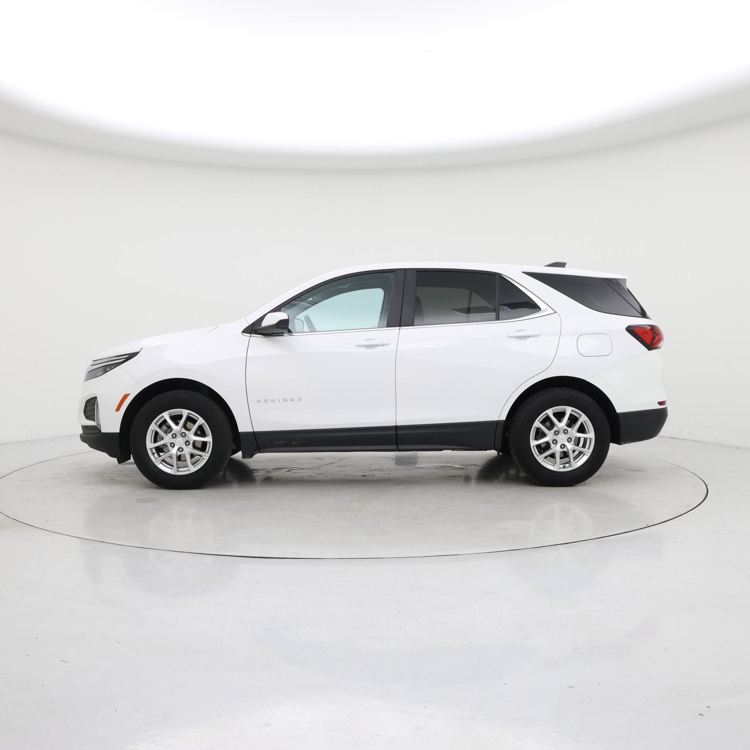 Thumbnail: 2022 Chevrolet Equinox - 3