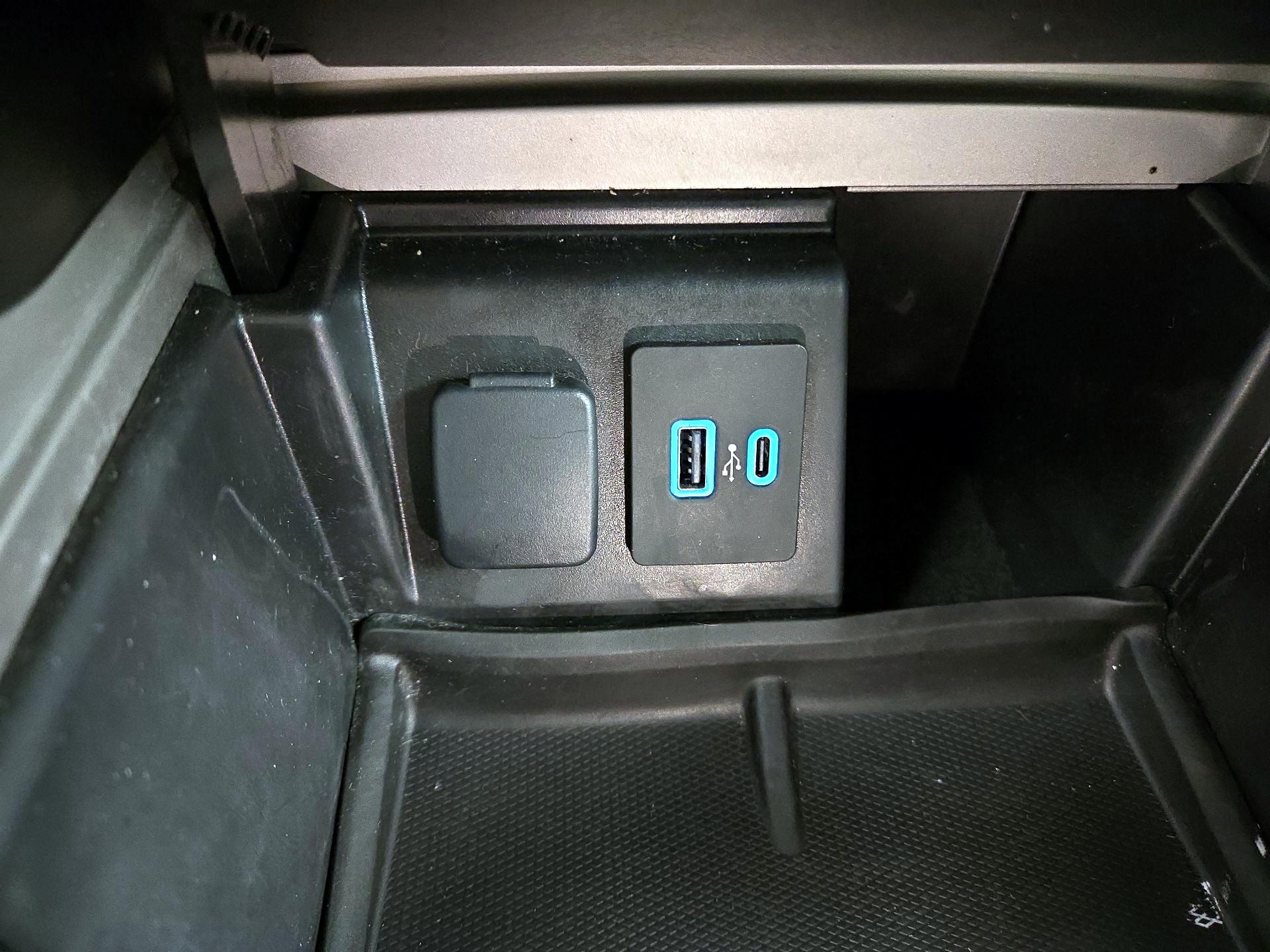 Thumbnail: 2023 Ford Explorer - 18