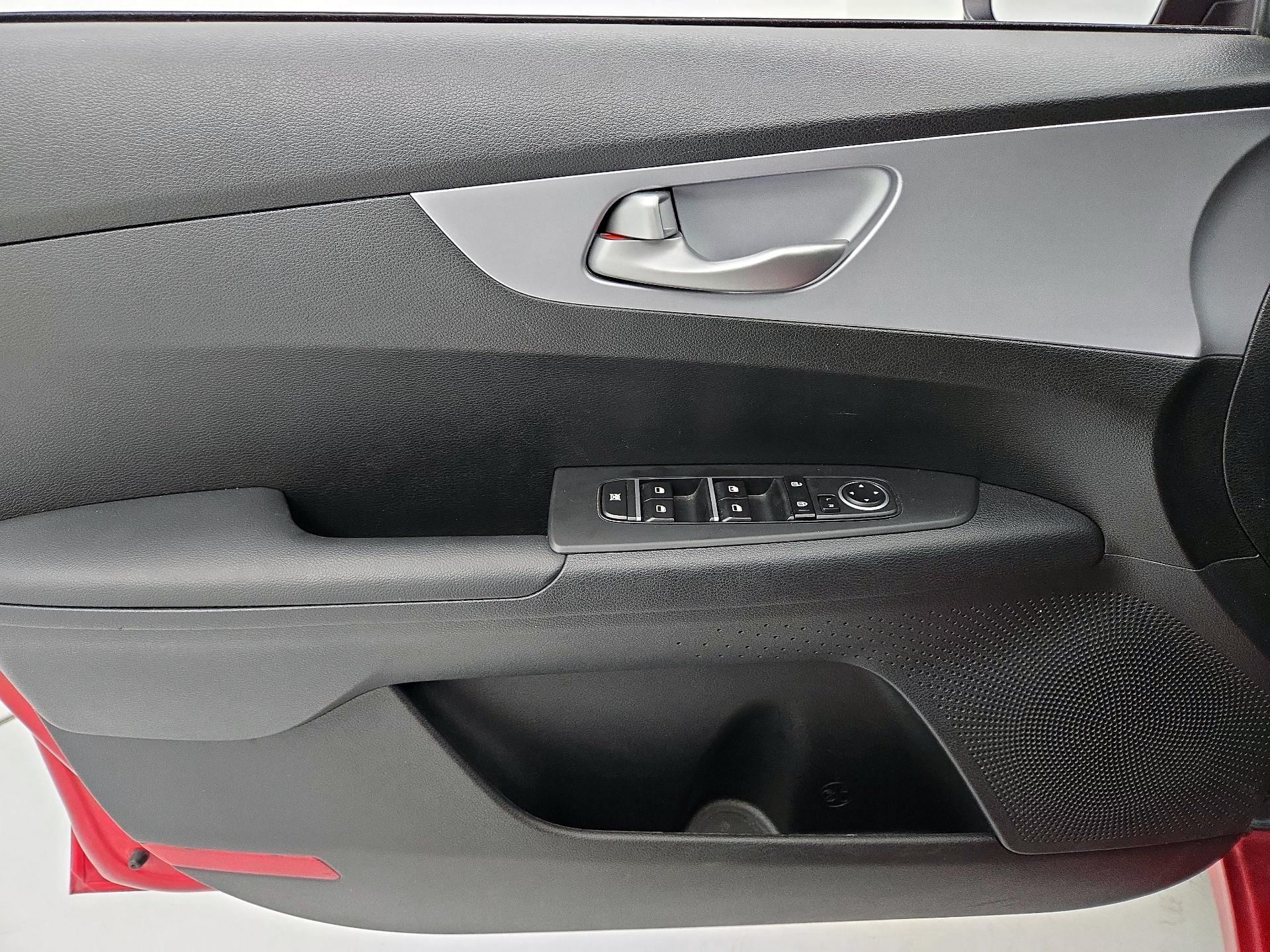 Thumbnail: 2024 Kia Forte - 12