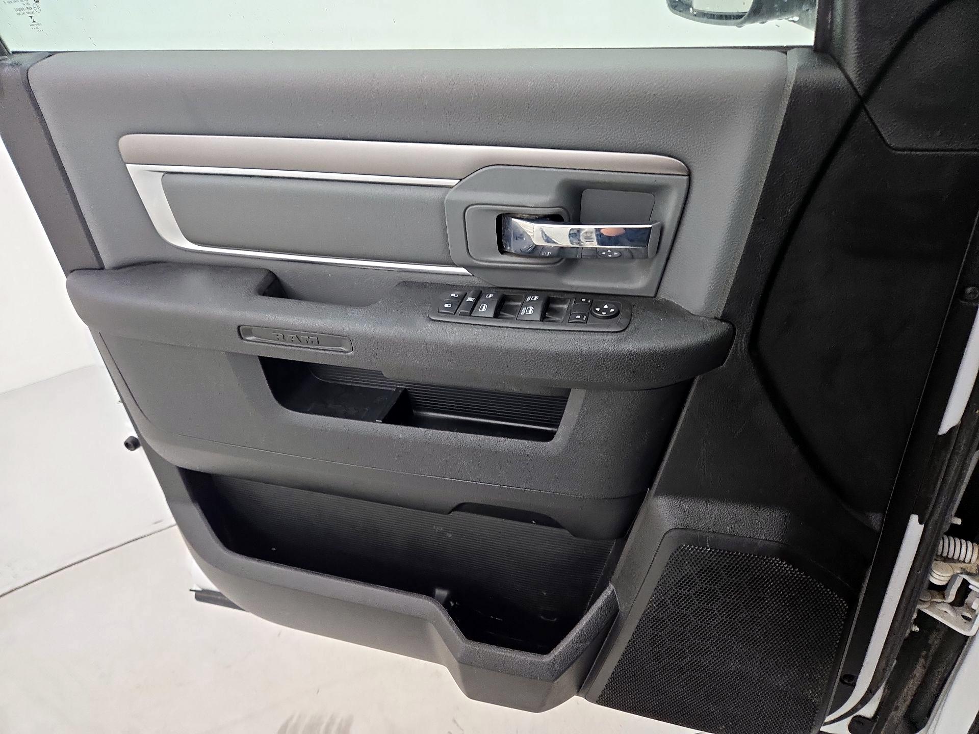 Thumbnail: 2023 RAM 1500 Classic - 12