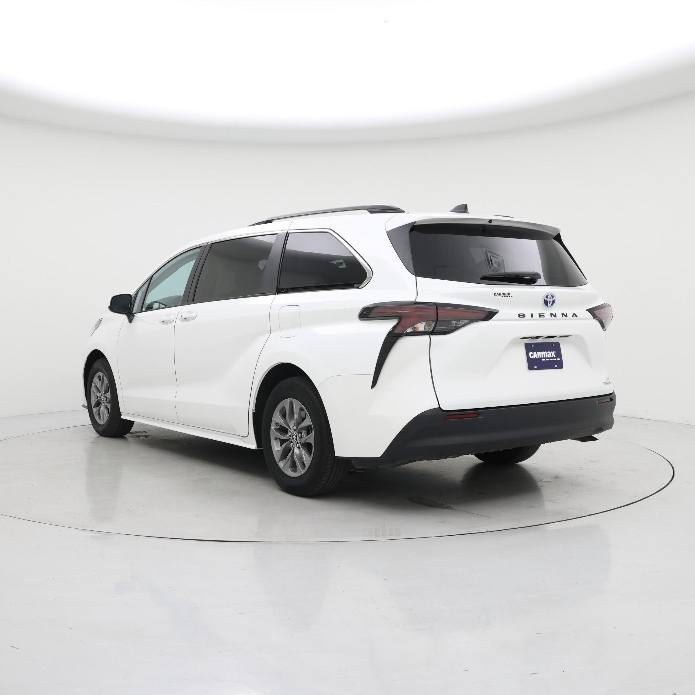 Thumbnail: 2024 Toyota Sienna - 2