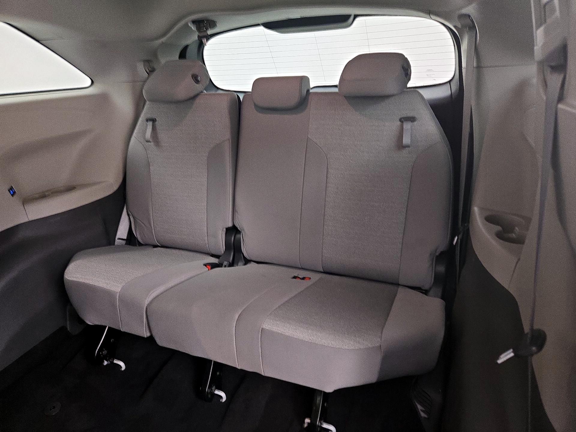 Thumbnail: 2024 Toyota Sienna - 20