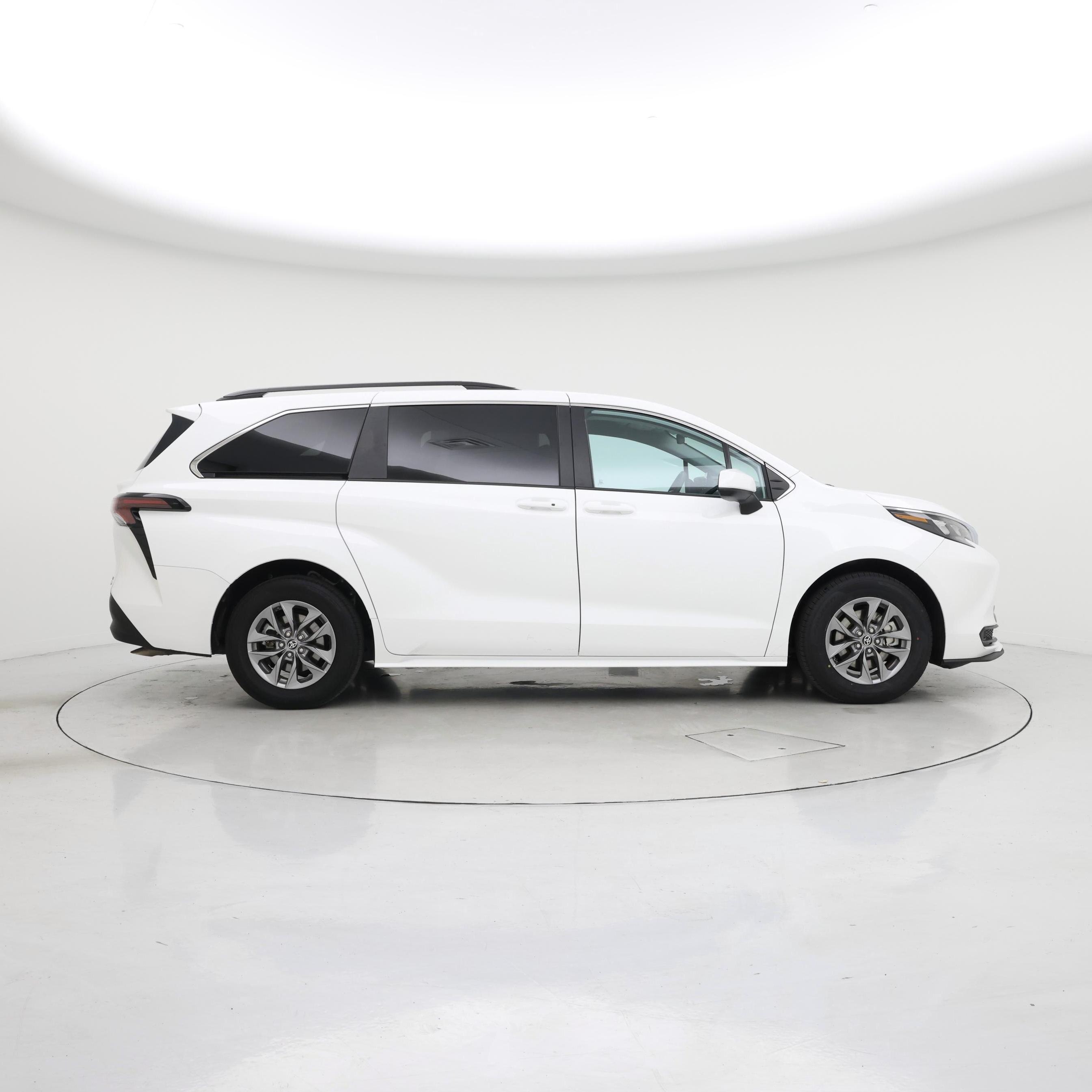 Thumbnail: 2024 Toyota Sienna - 7