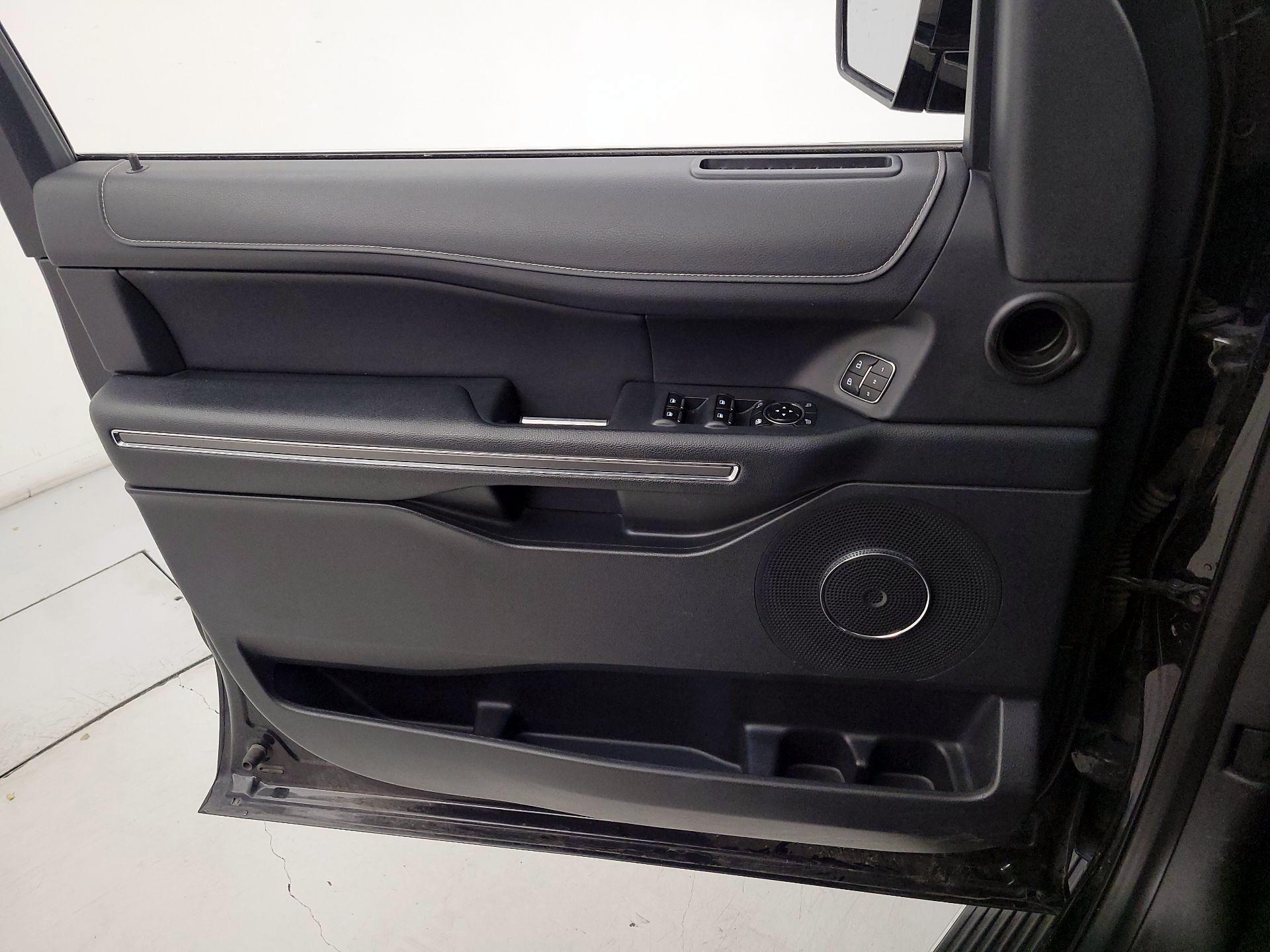 Thumbnail: 2023 Ford Expedition - 12