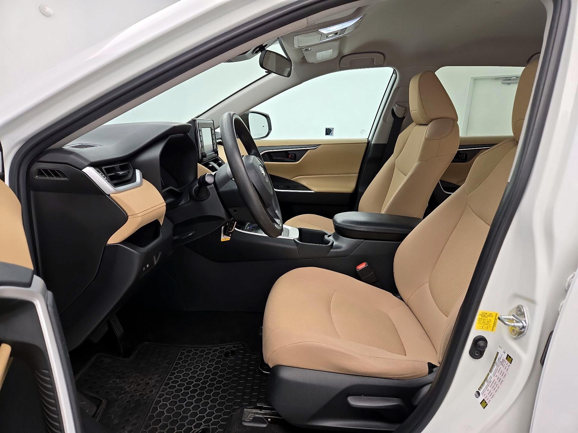 Thumbnail: 2022 Toyota RAV4 - 11